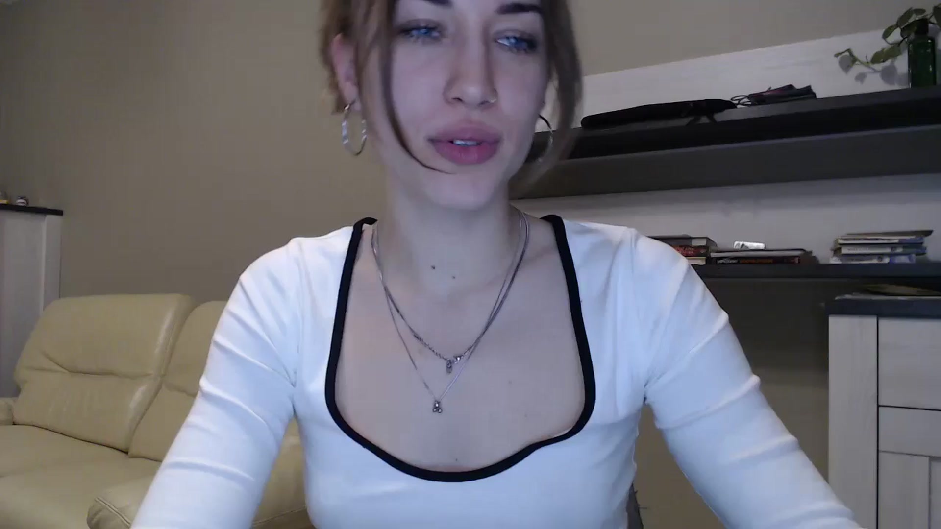 Gallery image thumbnail from GalaxyAnisia's myfreecams stream on, 11/20/2024, 24:05 image 13 of 20
