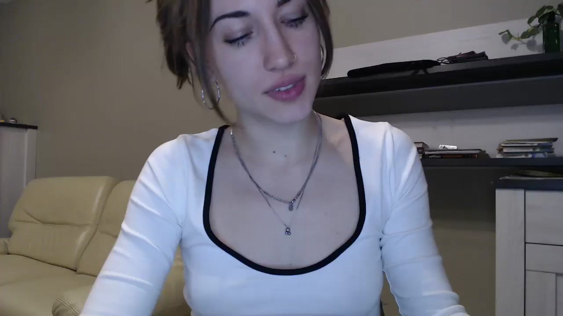 Gallery image thumbnail from GalaxyAnisia's myfreecams stream on, 11/20/2024, 24:05 image 1 of 20