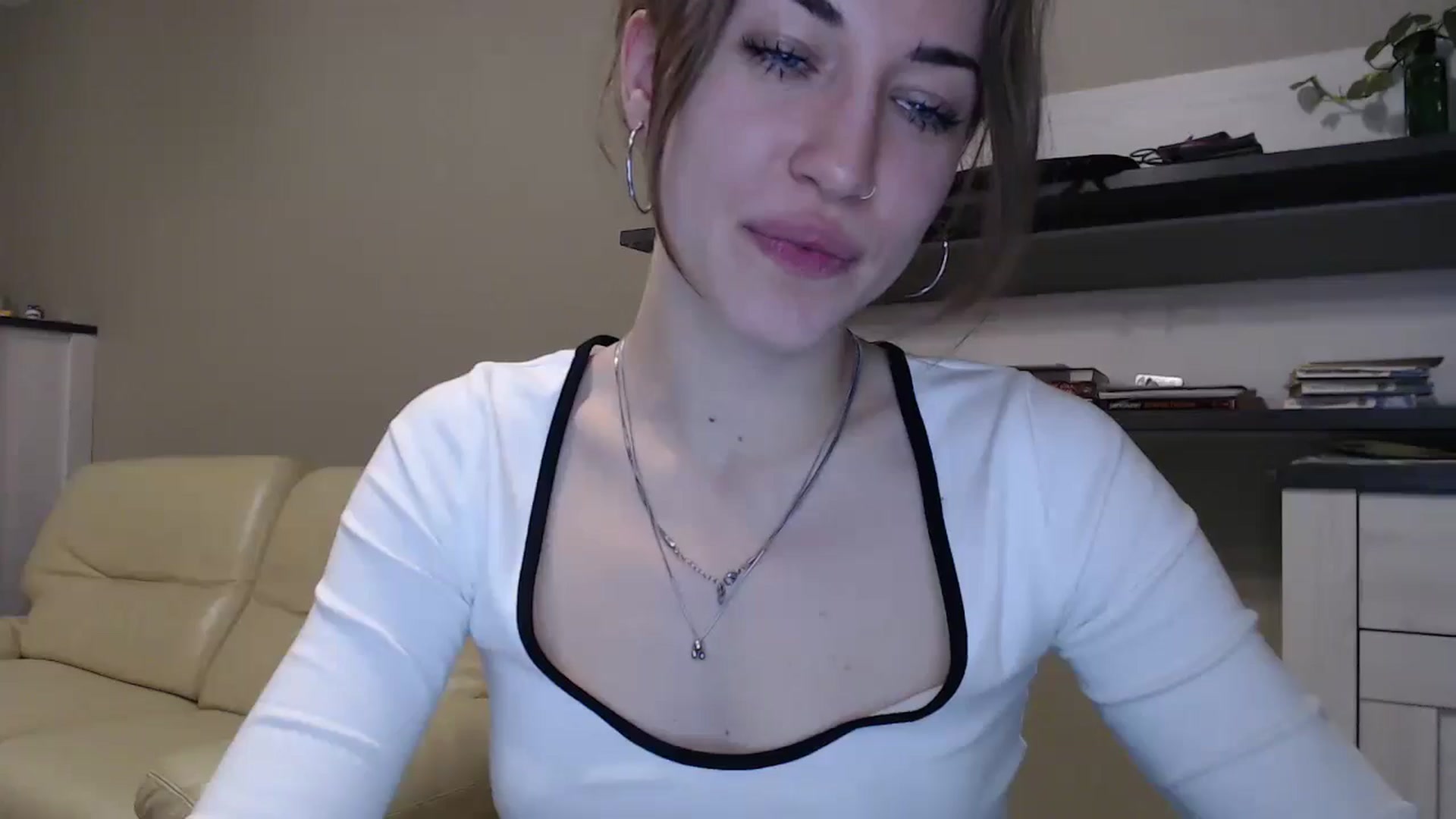 Gallery image thumbnail from GalaxyAnisia's myfreecams stream on, 11/20/2024, 24:05 image 7 of 20