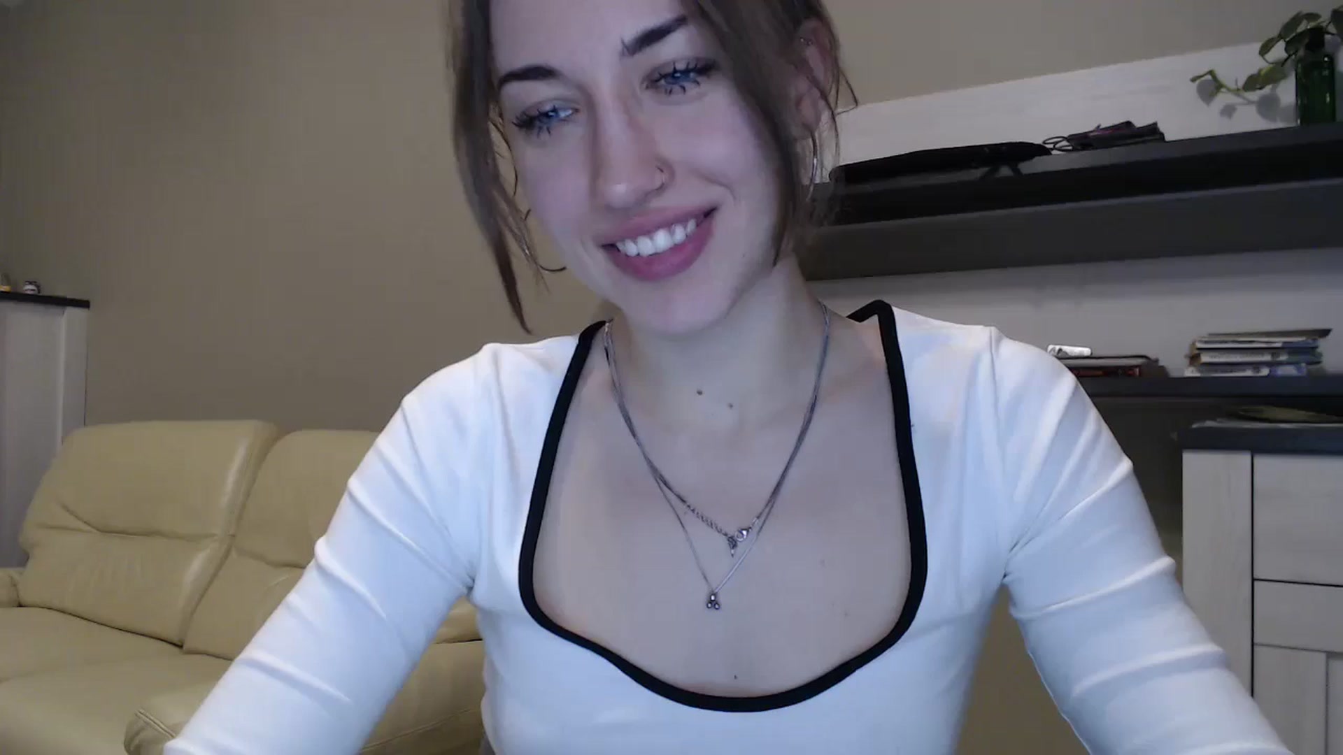 Gallery image thumbnail from GalaxyAnisia's myfreecams stream on, 11/20/2024, 24:05 image 10 of 20
