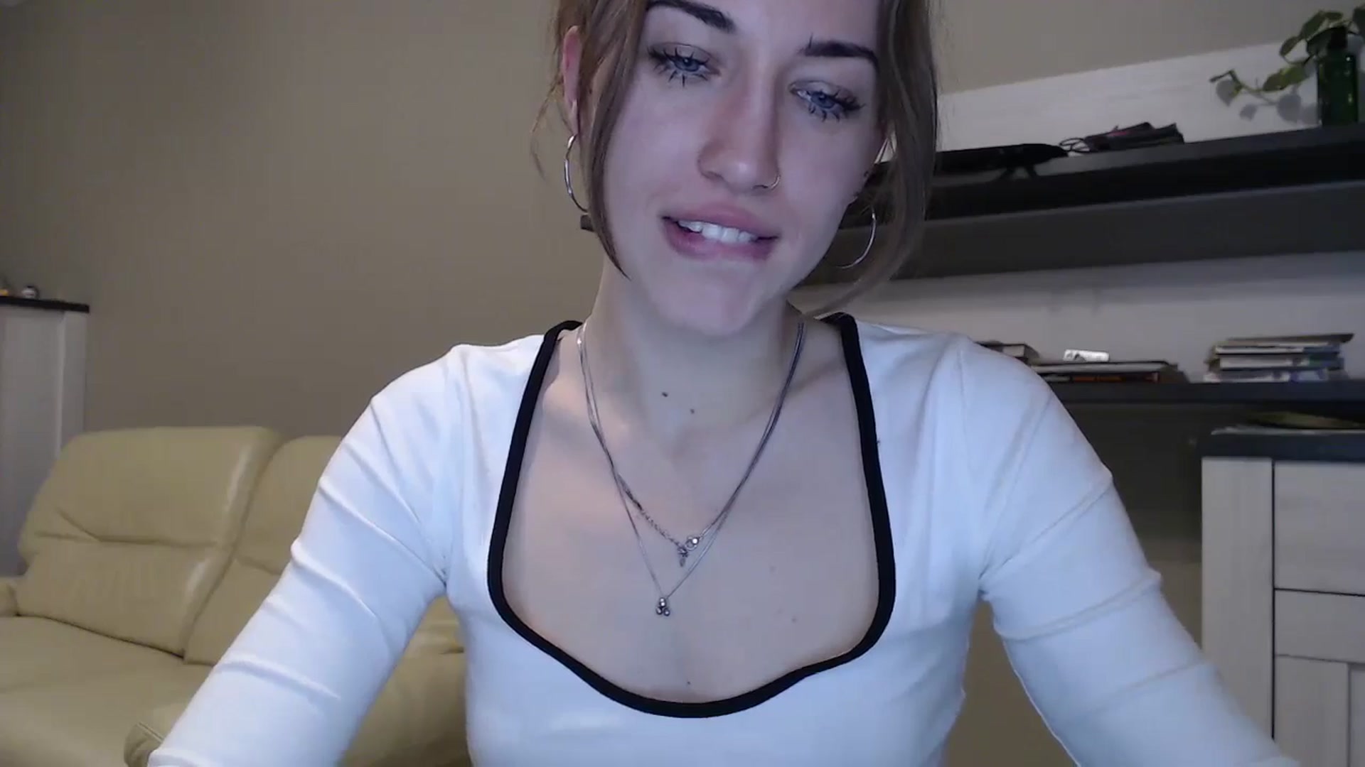 Gallery image thumbnail from GalaxyAnisia's myfreecams stream on, 11/20/2024, 24:05 image 9 of 20