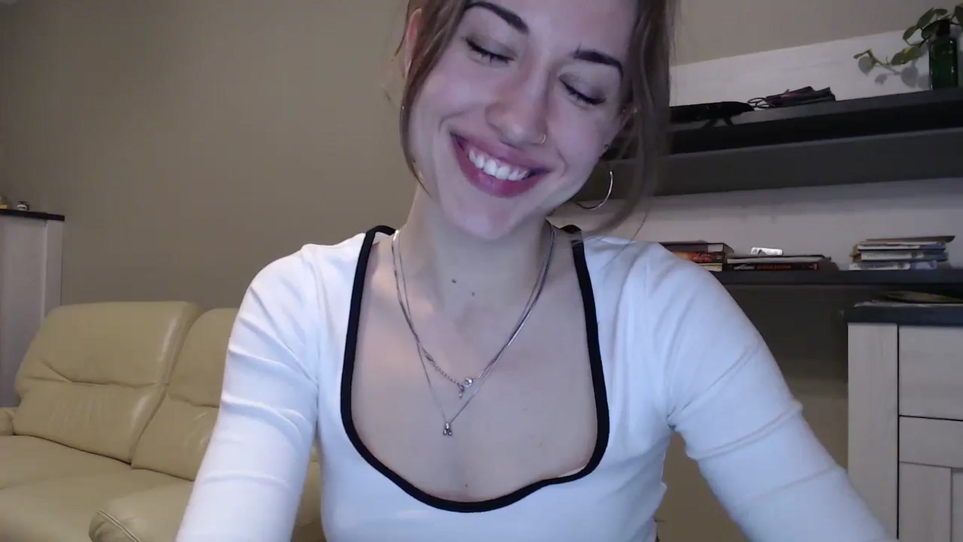 Gallery image thumbnail from GalaxyAnisia's myfreecams stream on, 11/20/2024, 24:05 image 5 of 20