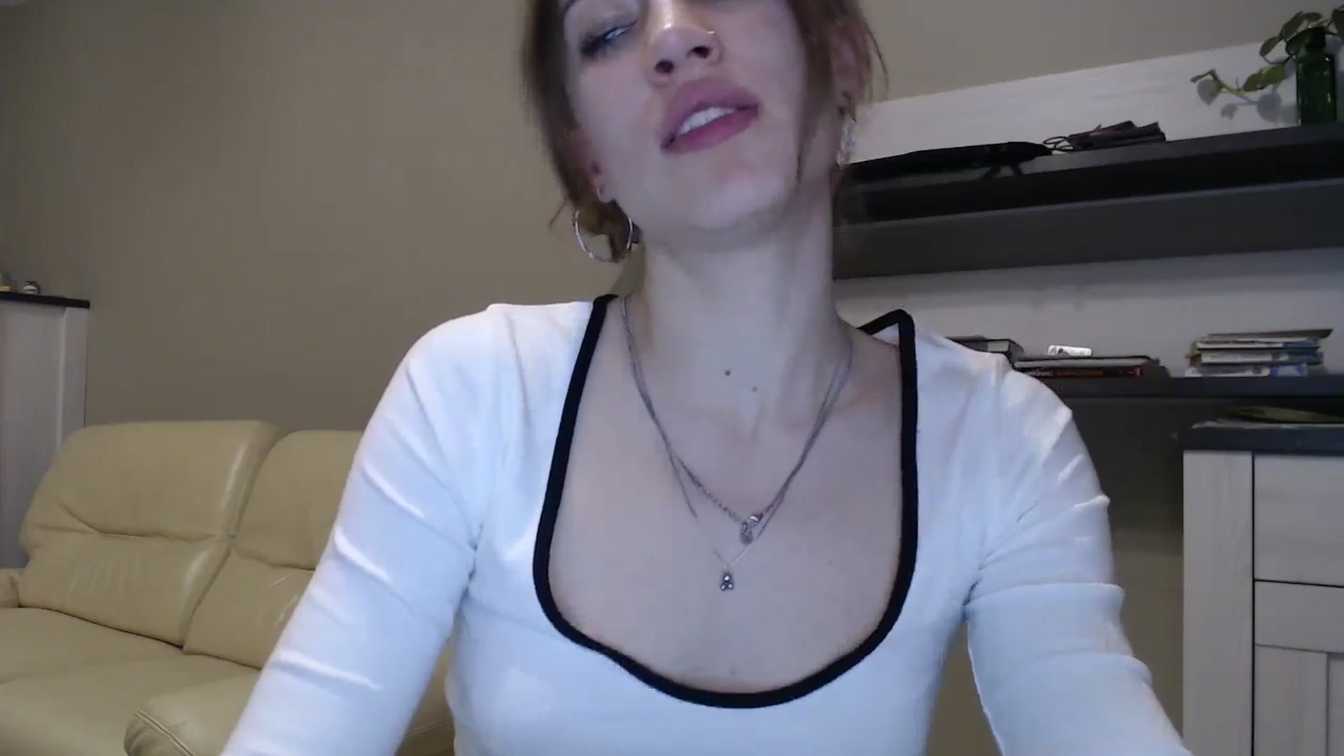 Gallery image thumbnail from GalaxyAnisia's myfreecams stream on, 11/20/2024, 24:05 image 12 of 20