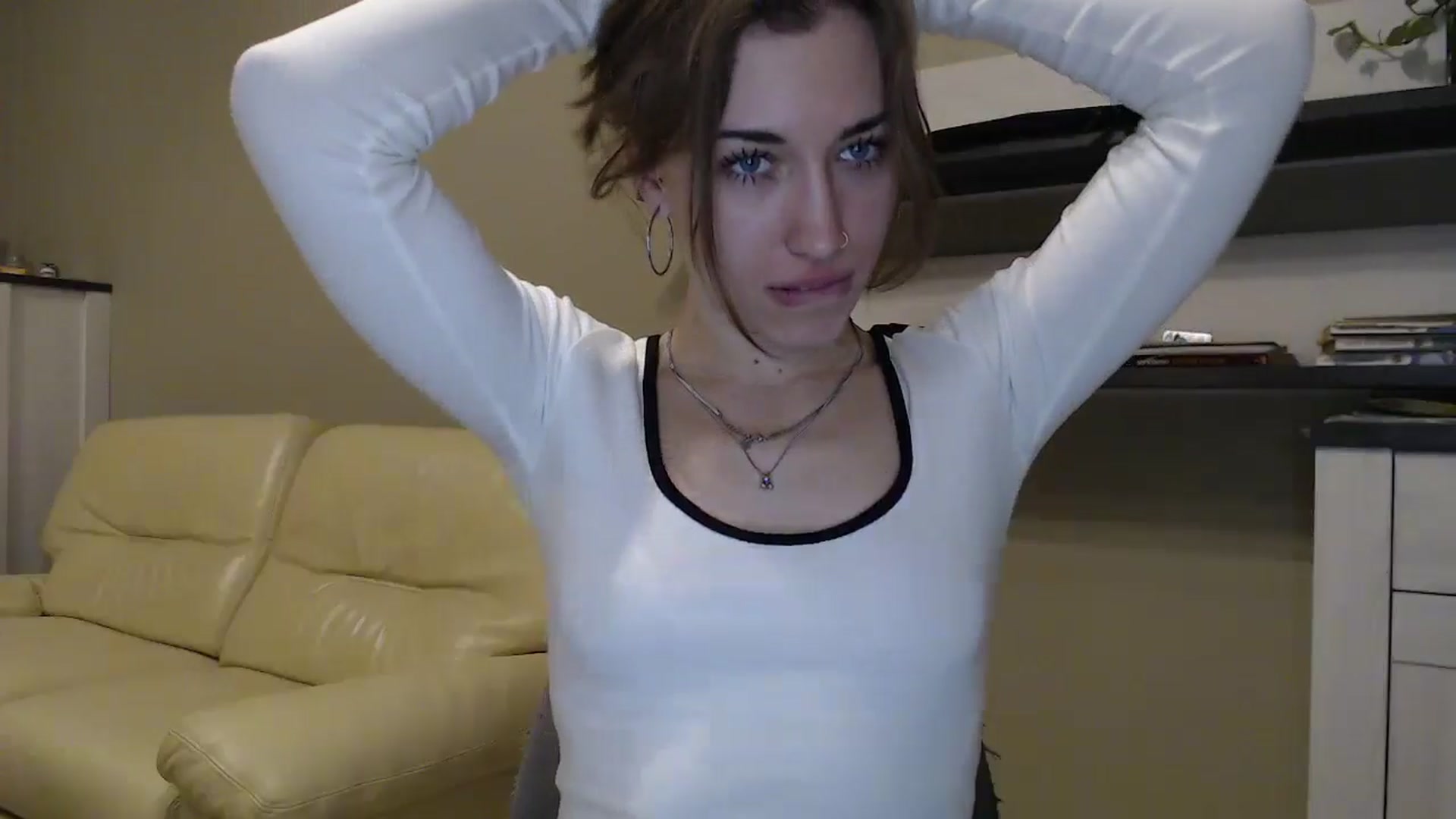 Gallery image thumbnail from GalaxyAnisia's myfreecams stream on, 11/20/2024, 24:50 image 10 of 20