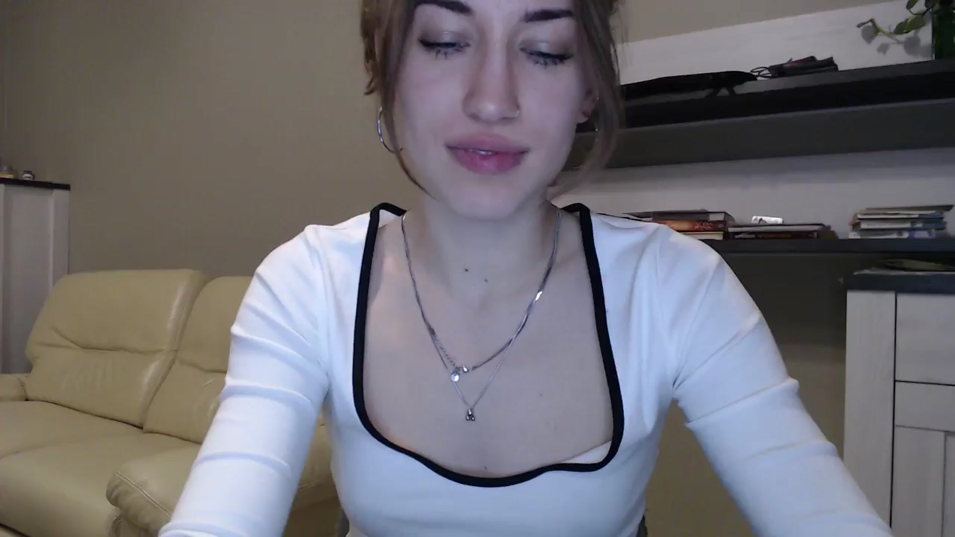 Gallery image thumbnail from GalaxyAnisia's myfreecams stream on, 11/20/2024, 24:50 image 15 of 20