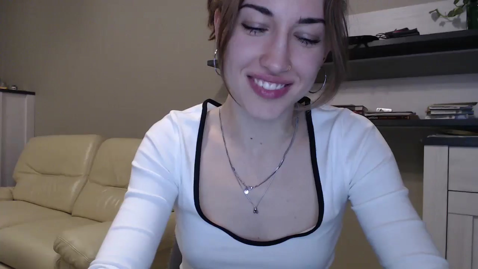 Gallery image thumbnail from GalaxyAnisia's myfreecams stream on, 11/20/2024, 24:50 image 13 of 20