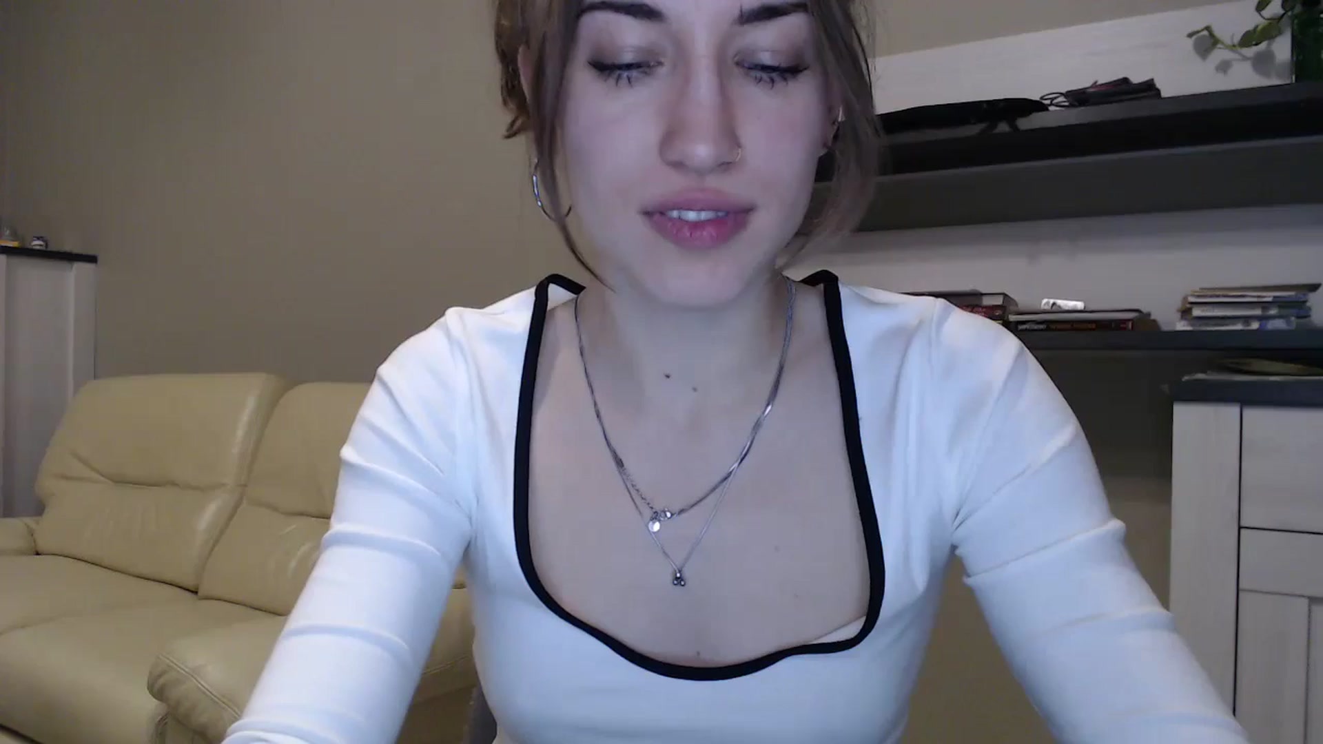 Gallery image thumbnail from GalaxyAnisia's myfreecams stream on, 11/20/2024, 24:50 image 16 of 20
