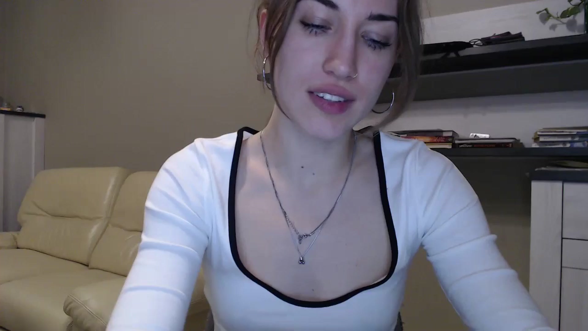 Gallery image thumbnail from GalaxyAnisia's myfreecams stream on, 11/20/2024, 24:50 image 1 of 20