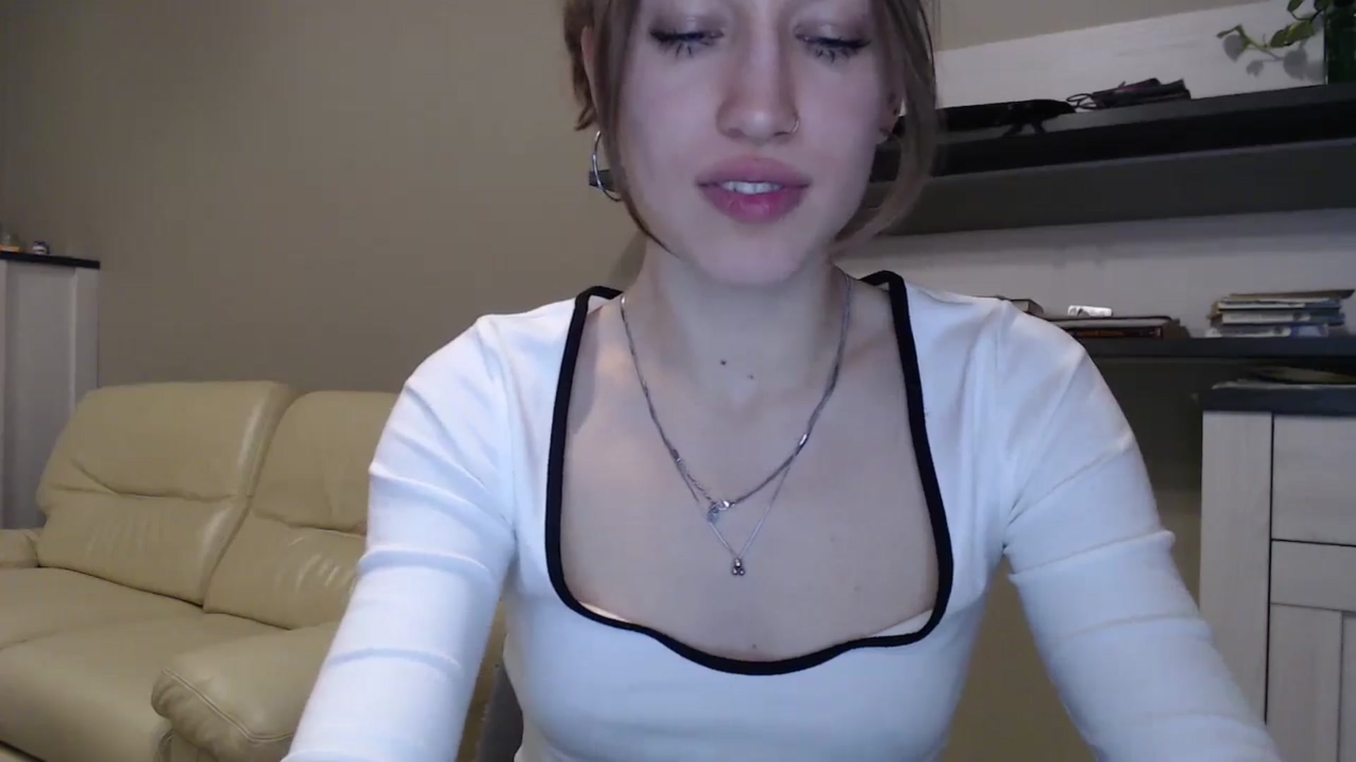 Gallery image thumbnail from GalaxyAnisia's myfreecams stream on, 11/20/2024, 24:50 image 18 of 20
