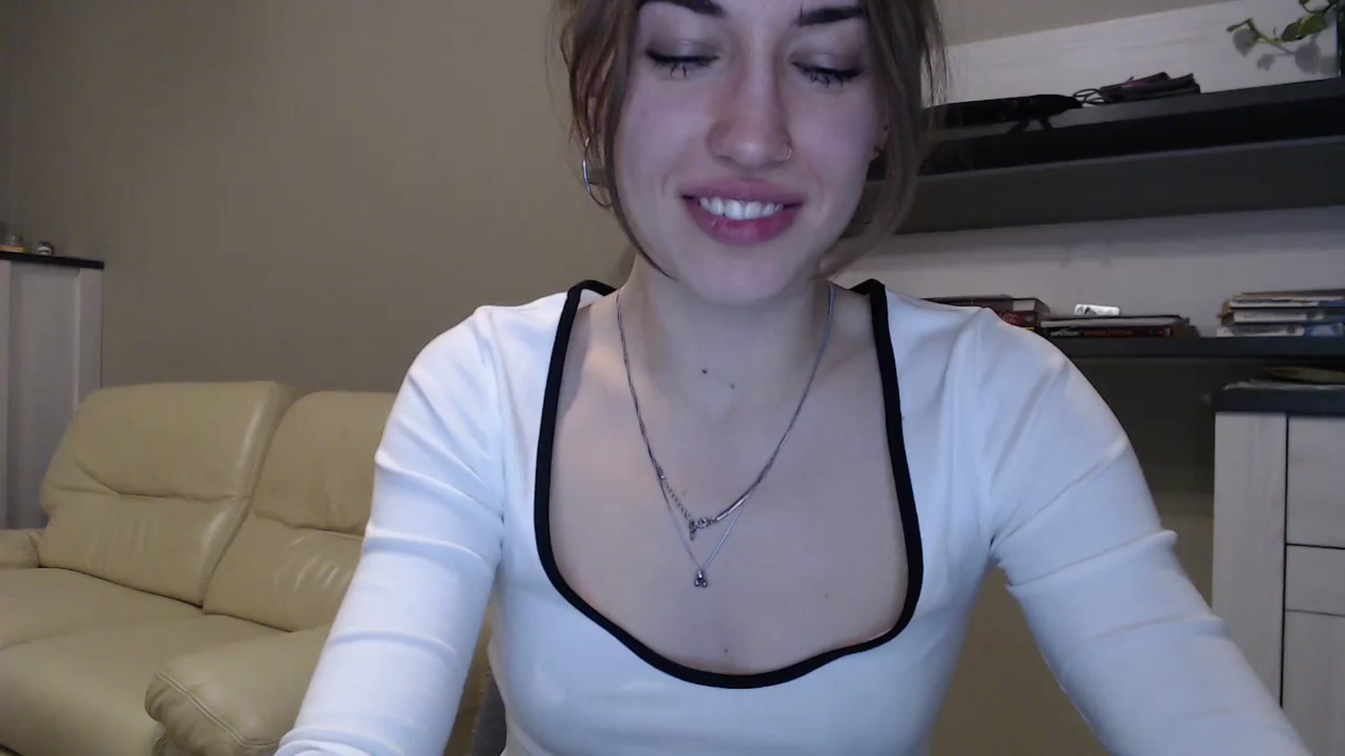 Gallery image thumbnail from GalaxyAnisia's myfreecams stream on, 11/20/2024, 24:50 image 4 of 20