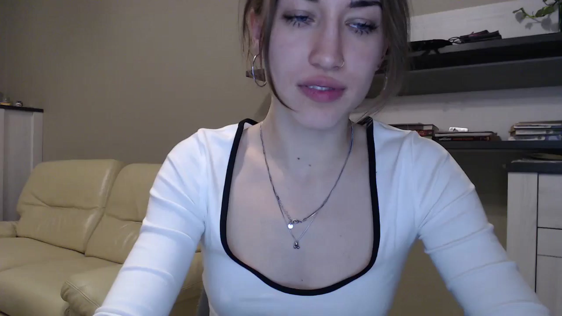 Gallery image thumbnail from GalaxyAnisia's myfreecams stream on, 11/20/2024, 24:50 image 9 of 20