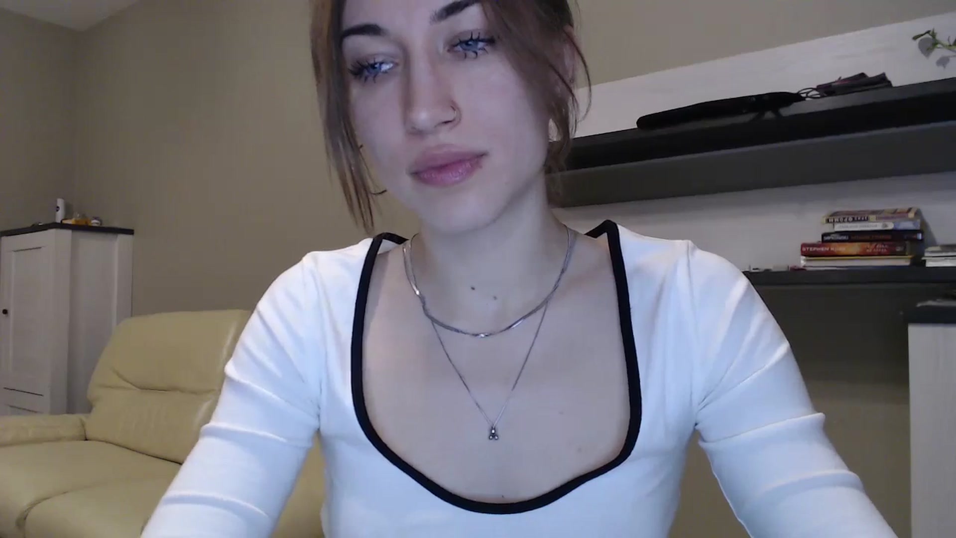 Gallery image thumbnail from GalaxyAnisia's myfreecams stream on, 11/20/2024, 19:51 image 3 of 20
