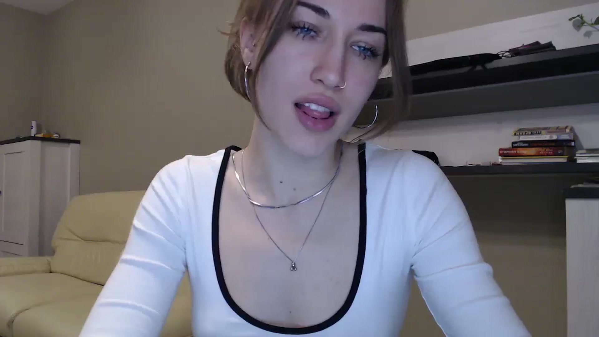 Gallery image thumbnail from GalaxyAnisia's myfreecams stream on, 11/20/2024, 19:51 image 14 of 20
