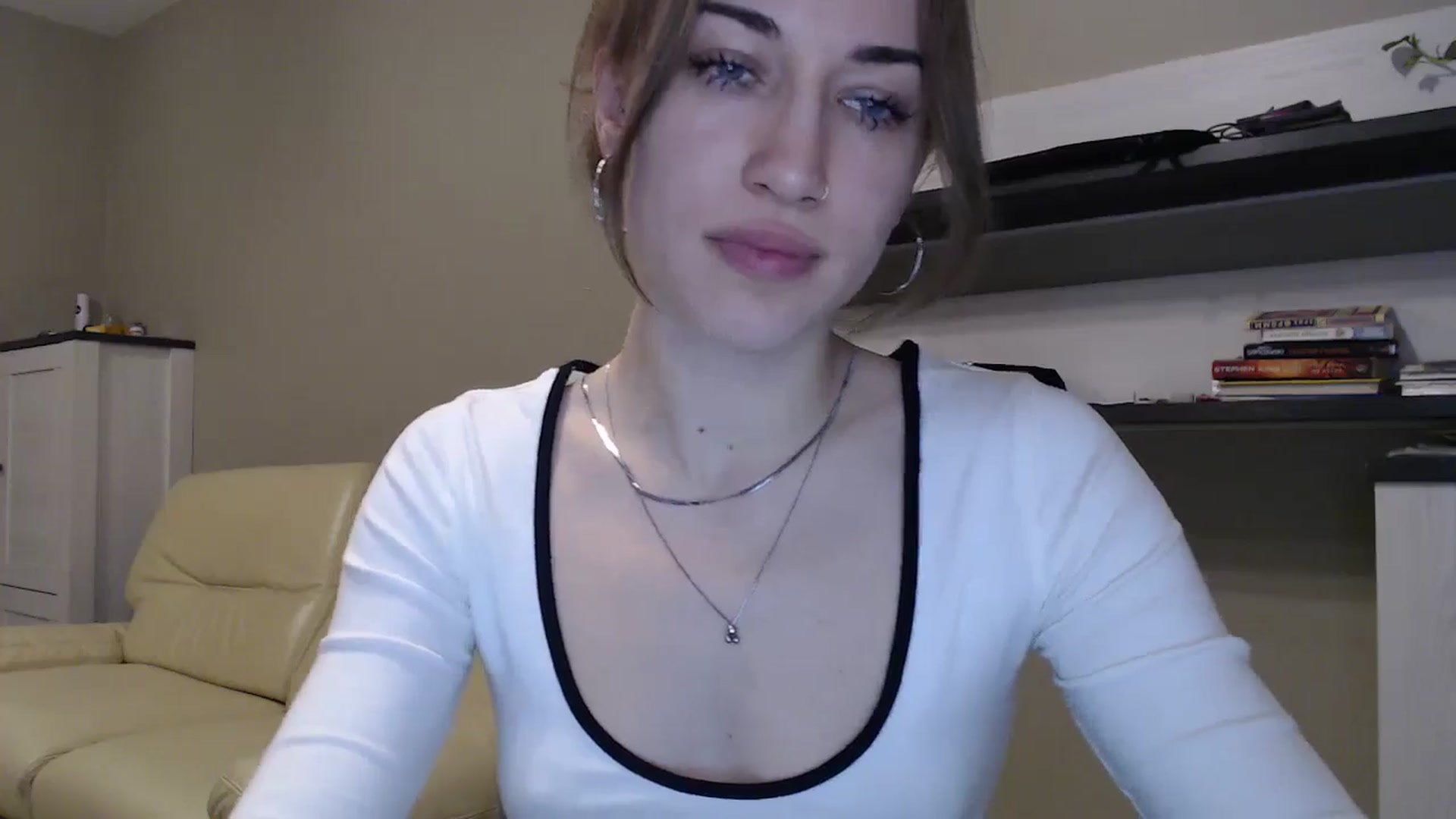 Gallery image thumbnail from GalaxyAnisia's myfreecams stream on, 11/20/2024, 19:51 image 13 of 20