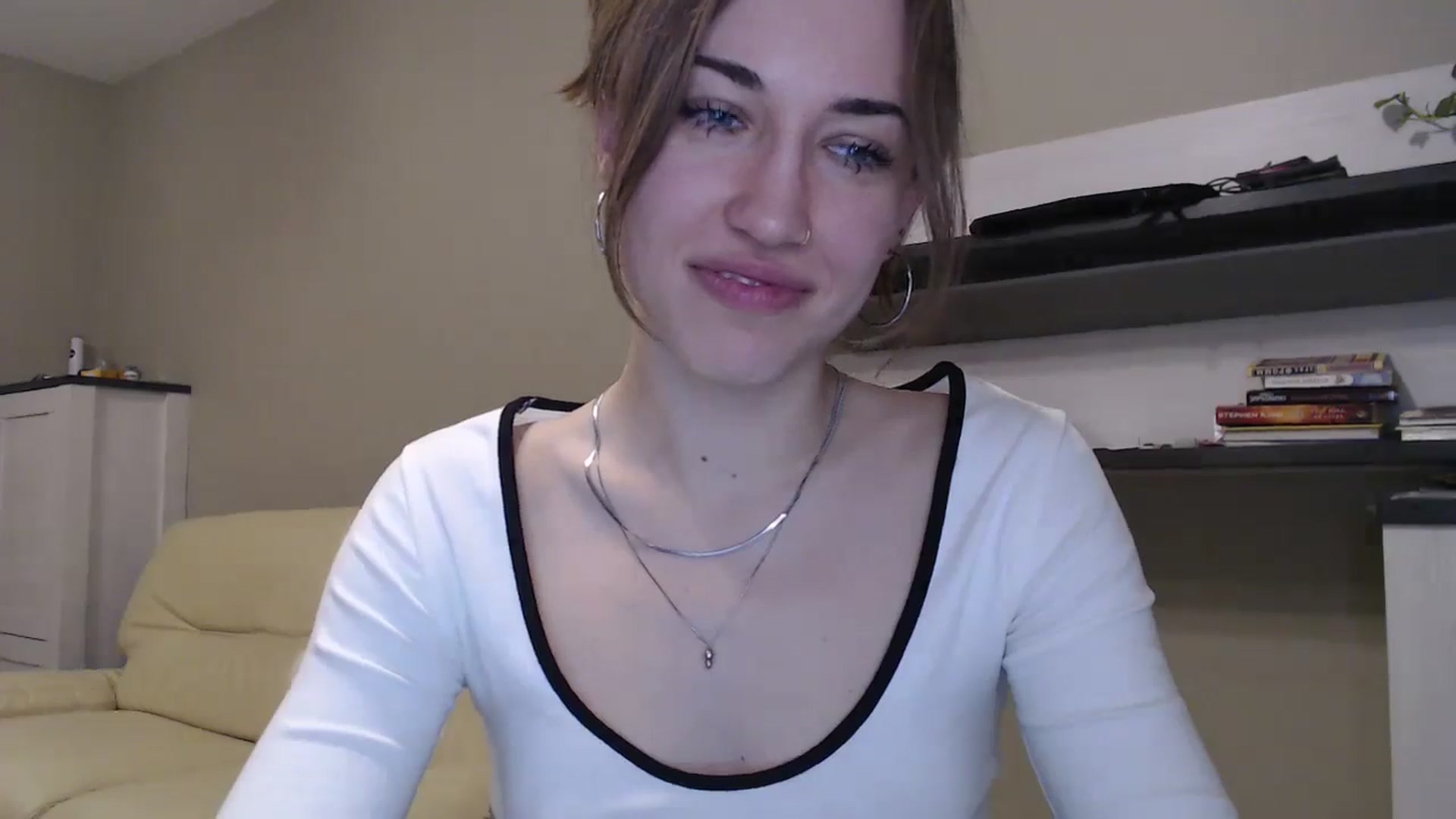 Gallery image thumbnail from GalaxyAnisia's myfreecams stream on, 11/20/2024, 22:25 image 6 of 20