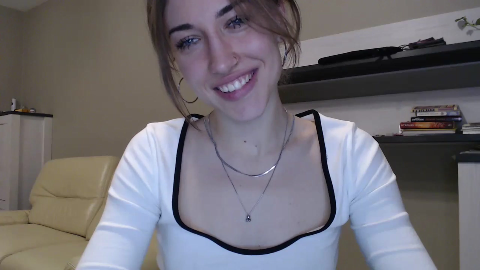 Gallery image thumbnail from GalaxyAnisia's myfreecams stream on, 11/20/2024, 22:25 image 19 of 20