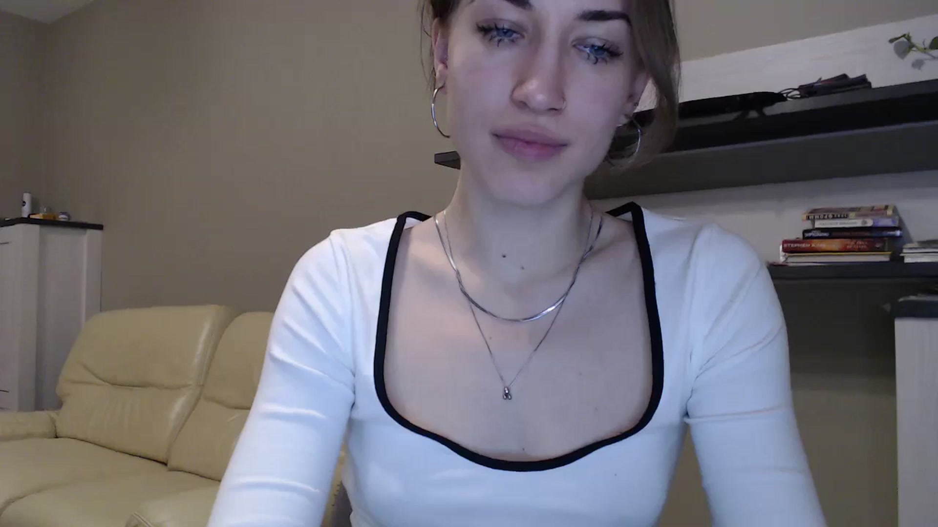 Gallery image thumbnail from GalaxyAnisia's myfreecams stream on, 11/20/2024, 22:25 image 18 of 20
