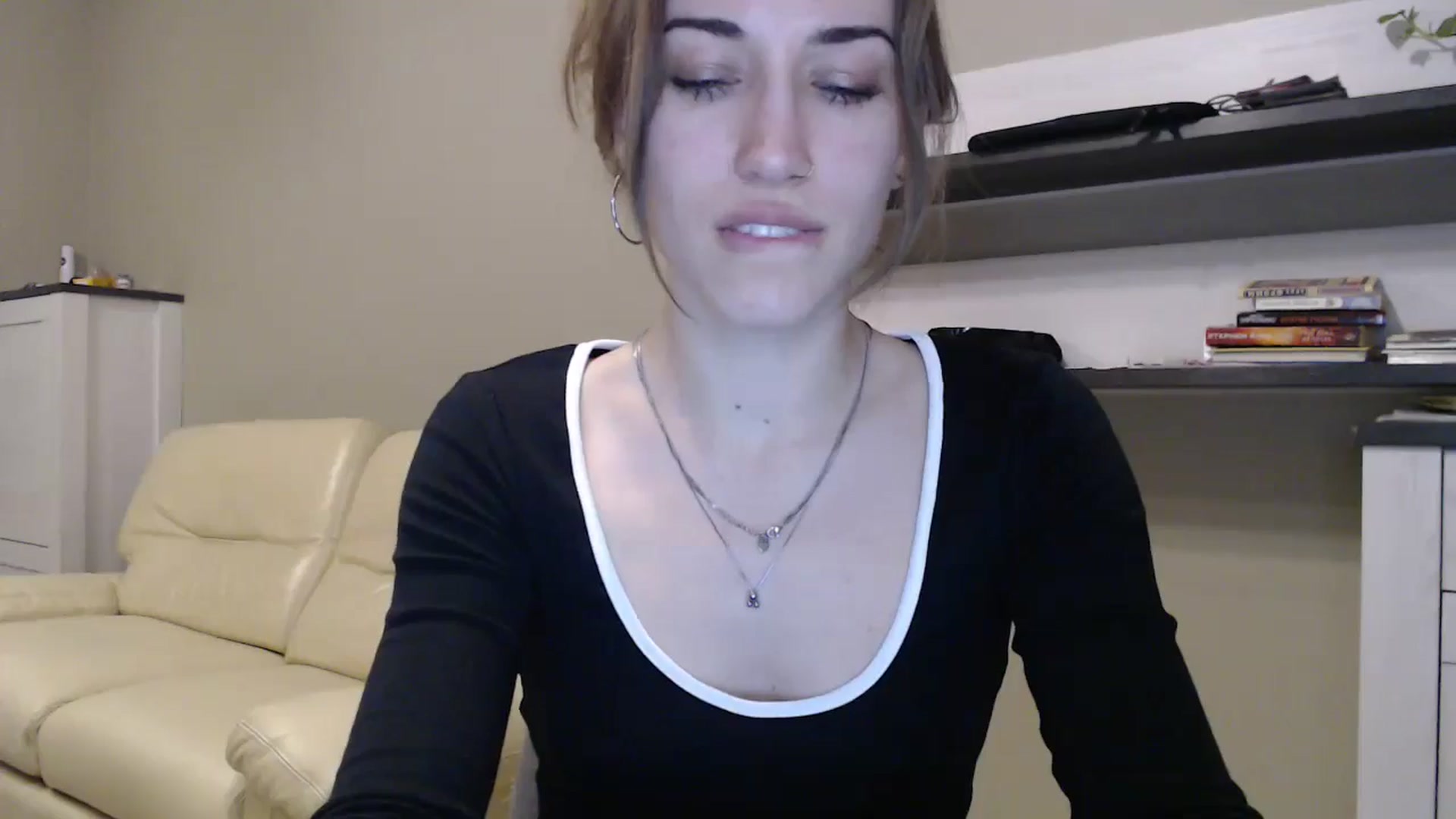 Gallery image thumbnail from GalaxyAnisia's myfreecams stream on, 11/21/2024, 20:00 image 18 of 20