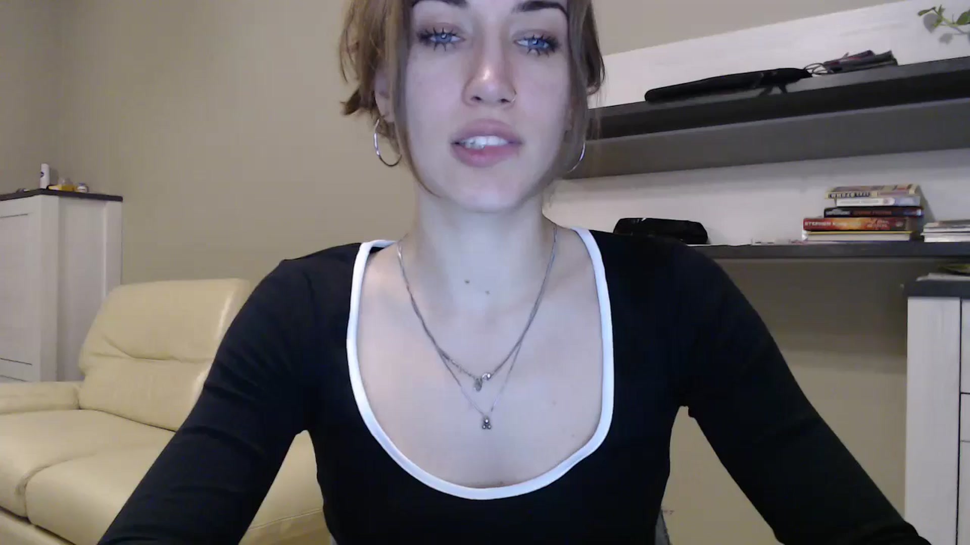 Gallery image thumbnail from GalaxyAnisia's myfreecams stream on, 11/21/2024, 20:00 image 3 of 20