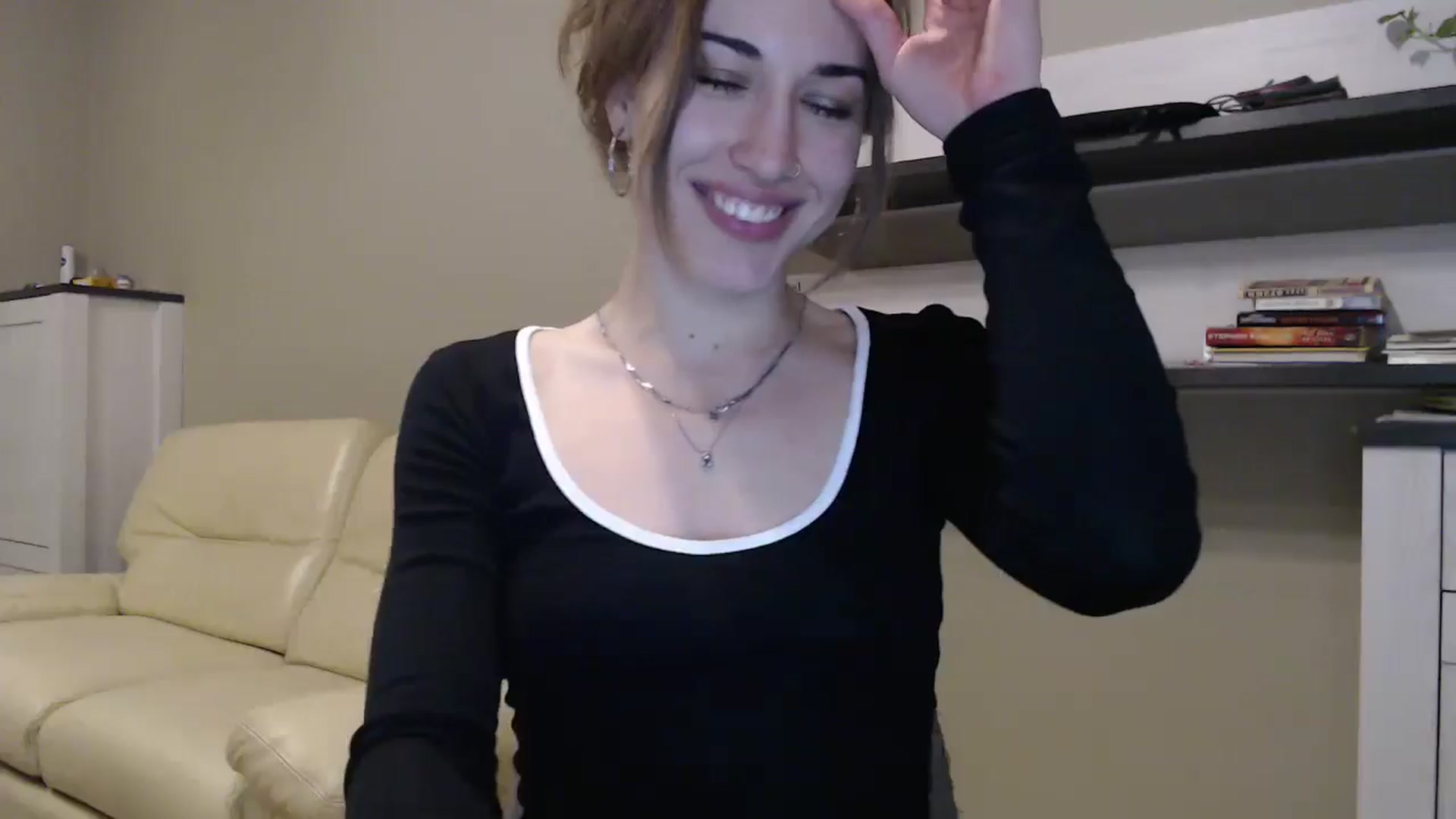 Gallery image thumbnail from GalaxyAnisia's myfreecams stream on, 11/21/2024, 20:00 image 17 of 20