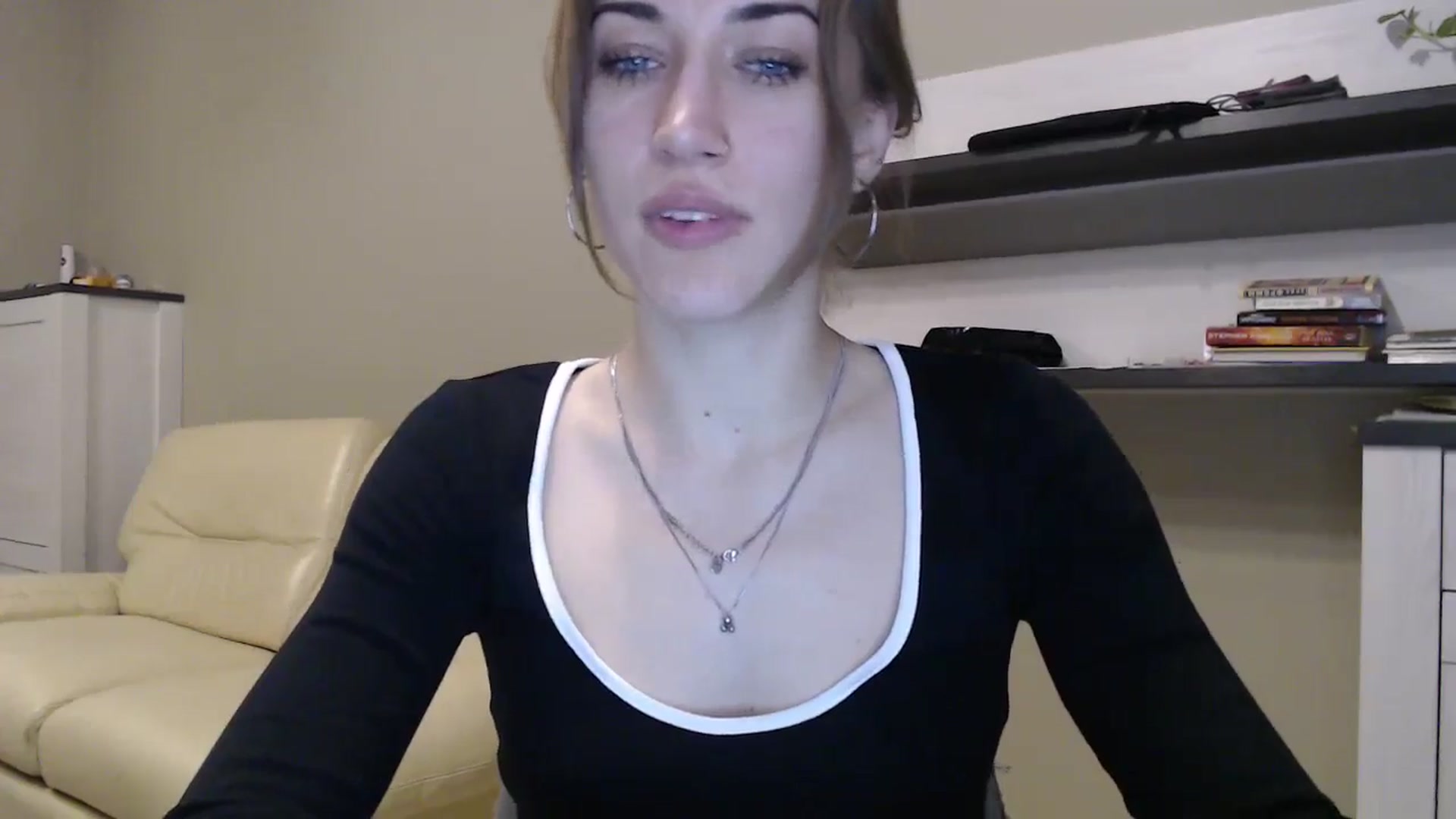 Gallery image thumbnail from GalaxyAnisia's myfreecams stream on, 11/21/2024, 20:00 image 5 of 20