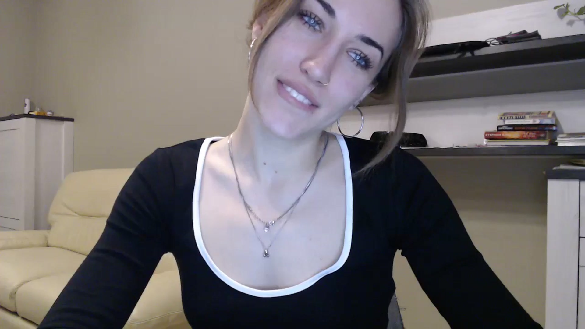 Gallery image thumbnail from GalaxyAnisia's myfreecams stream on, 11/21/2024, 20:00 image 8 of 20