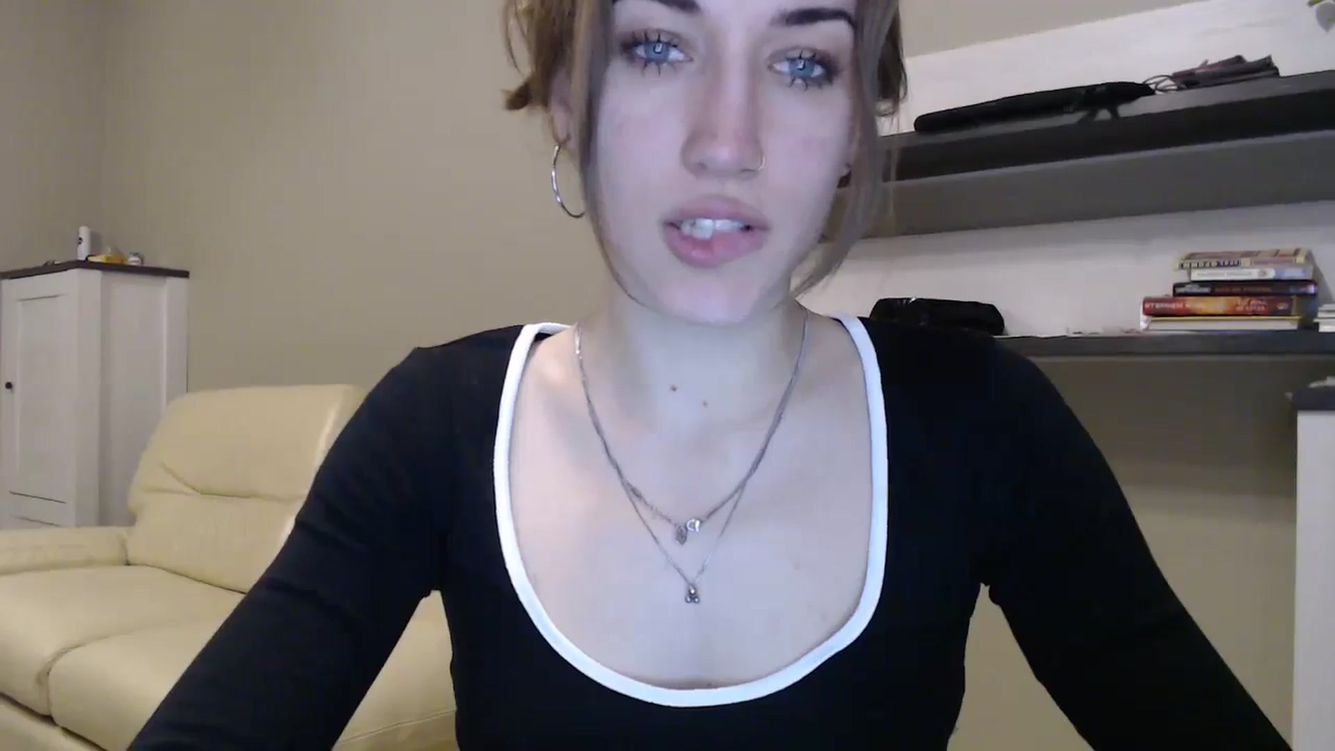Gallery image thumbnail from GalaxyAnisia's myfreecams stream on, 11/21/2024, 20:00 image 2 of 20