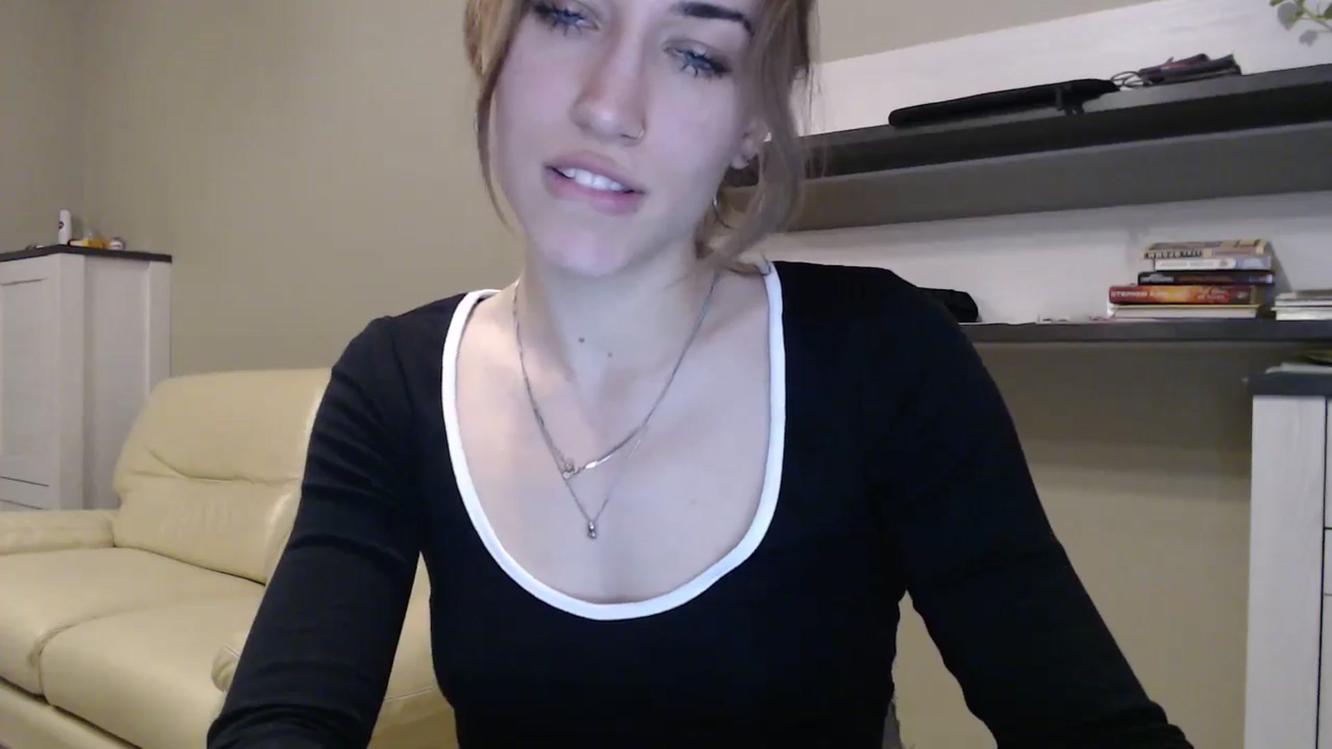 Gallery image thumbnail from GalaxyAnisia's myfreecams stream on, 11/21/2024, 20:51 image 16 of 20