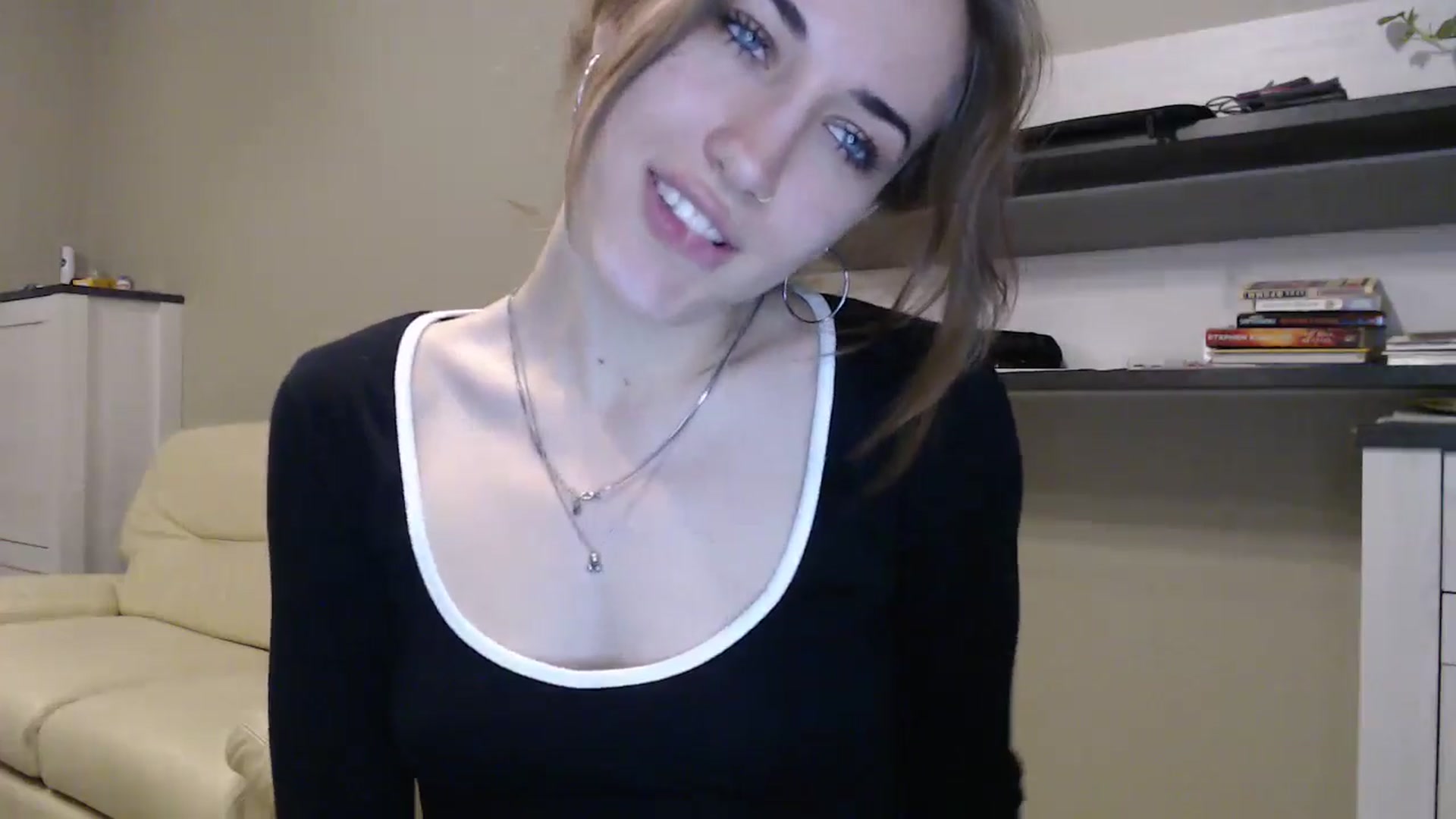 Gallery image thumbnail from GalaxyAnisia's myfreecams stream on, 11/21/2024, 20:51 image 10 of 20