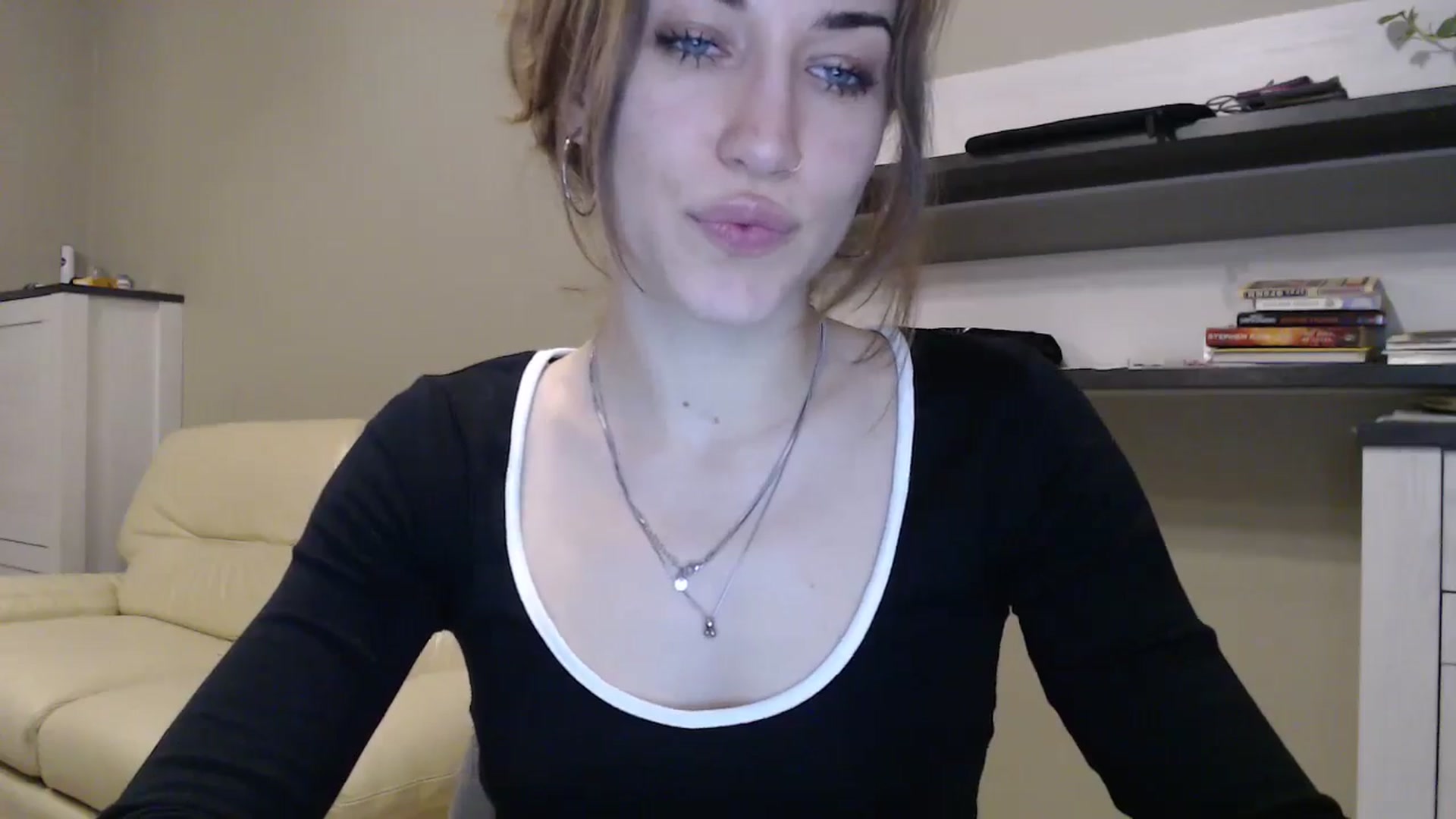 Gallery image thumbnail from GalaxyAnisia's myfreecams stream on, 11/21/2024, 20:51 image 2 of 20
