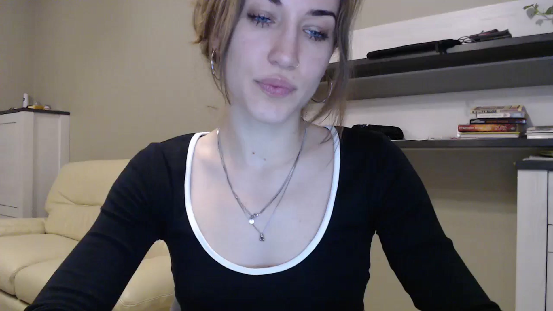 Gallery image thumbnail from GalaxyAnisia's myfreecams stream on, 11/21/2024, 20:51 image 1 of 20
