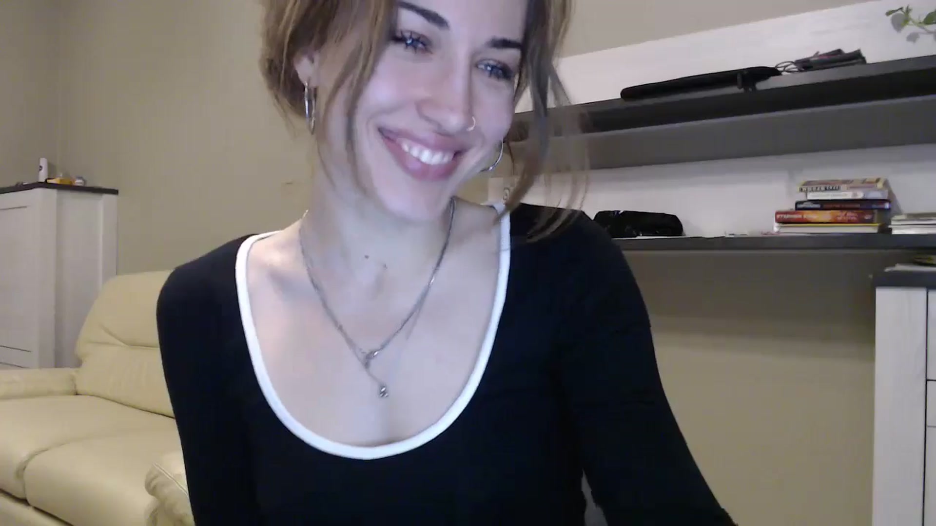Gallery image thumbnail from GalaxyAnisia's myfreecams stream on, 11/21/2024, 20:51 image 6 of 20