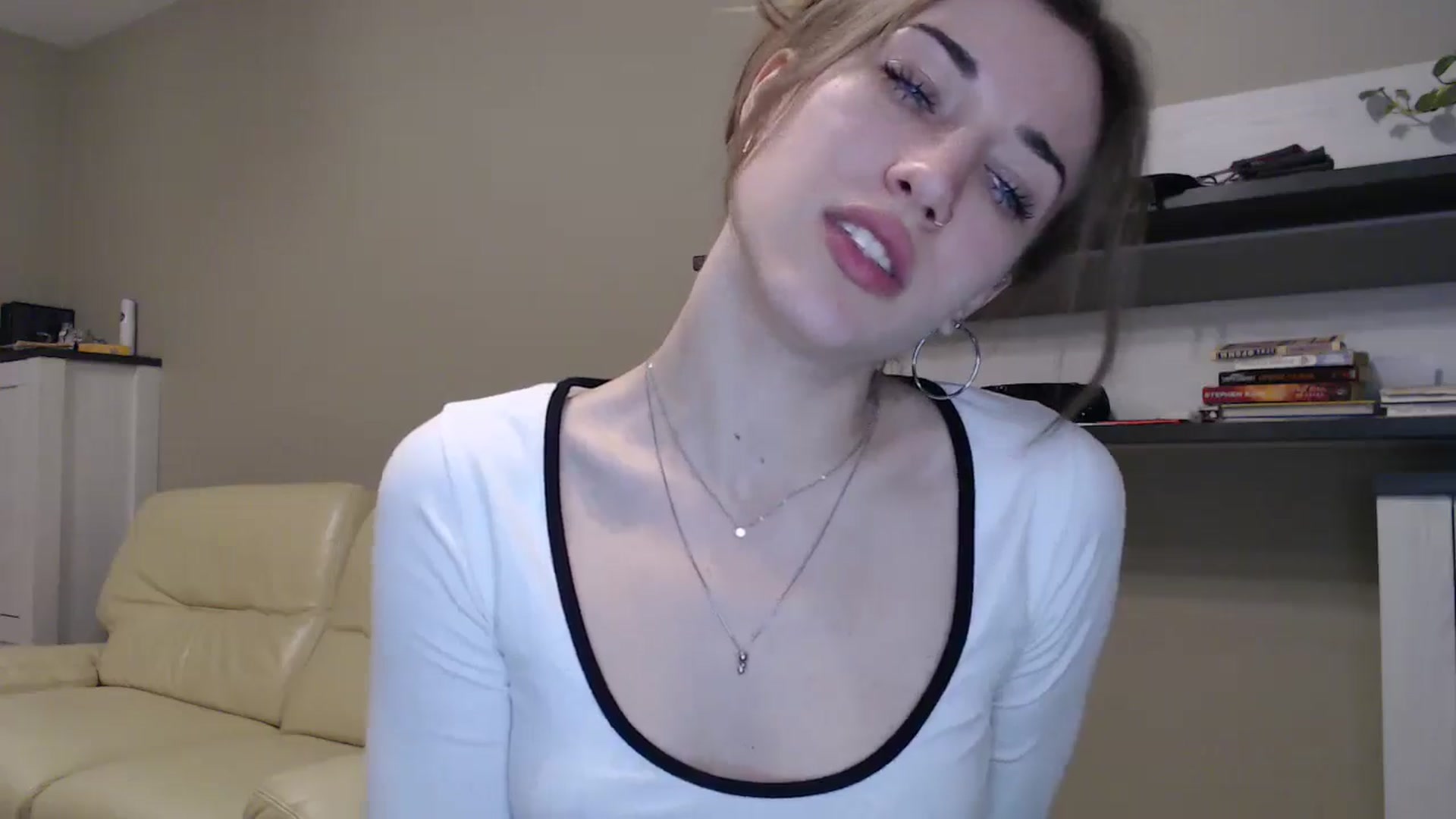 Gallery image thumbnail from GalaxyAnisia's myfreecams stream on, 11/26/2024, 20:05 image 17 of 20