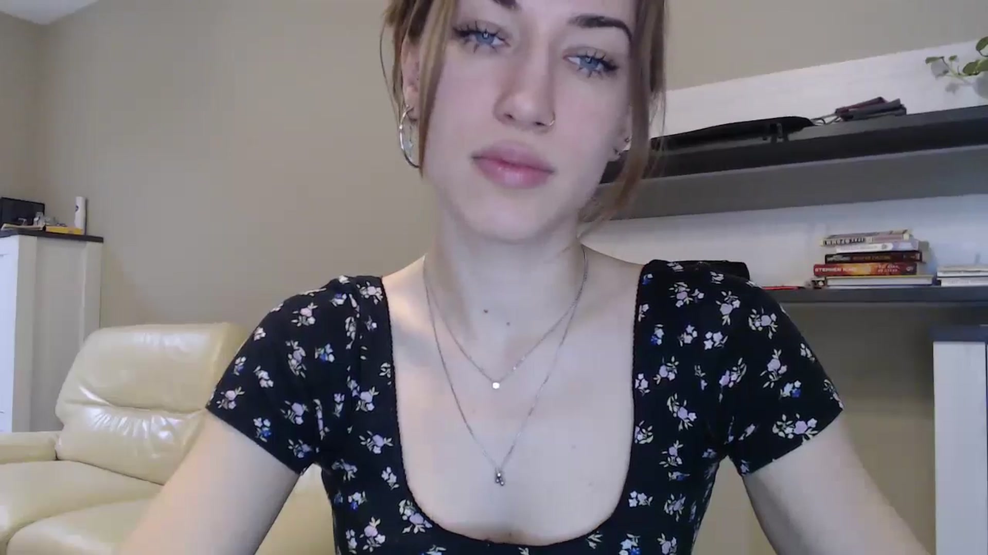 Gallery image thumbnail from GalaxyAnisia's myfreecams stream on, 11/27/2024, 12:51 image 10 of 20