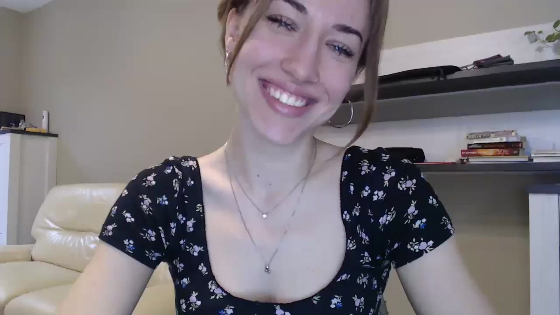 Gallery image thumbnail from GalaxyAnisia's myfreecams stream on, 11/27/2024, 12:51 image 18 of 20