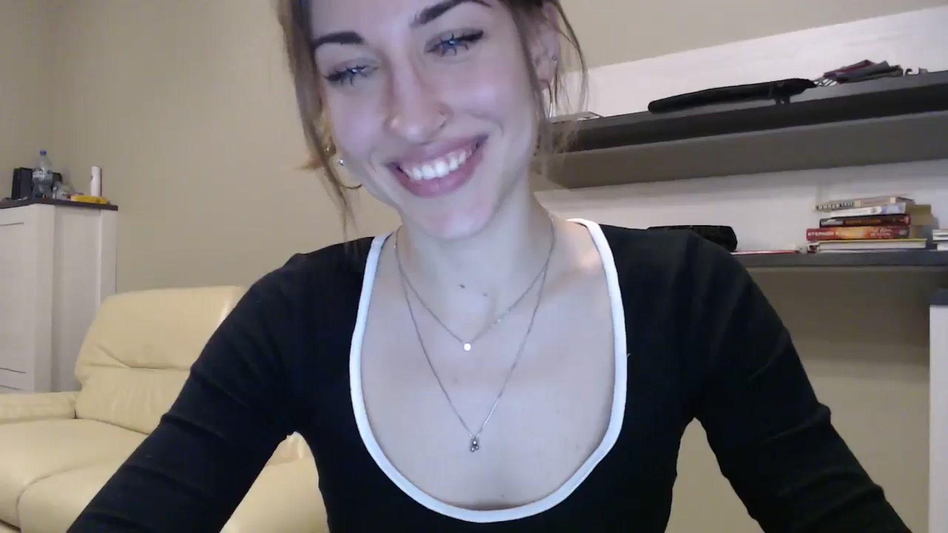 Gallery image thumbnail from GalaxyAnisia's myfreecams stream on, 12/03/2024, 18:36 image 17 of 20