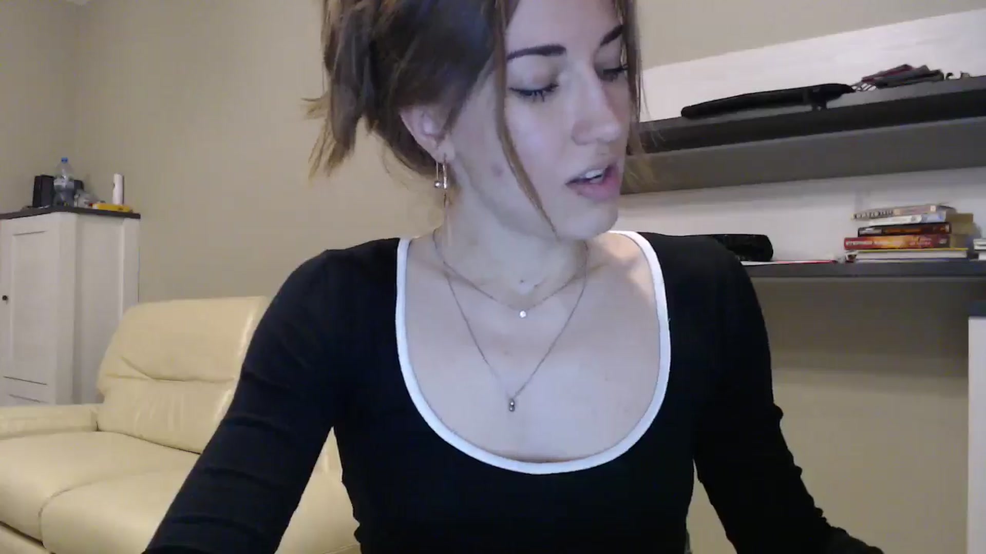 Gallery image thumbnail from GalaxyAnisia's myfreecams stream on, 12/03/2024, 18:36 image 9 of 20