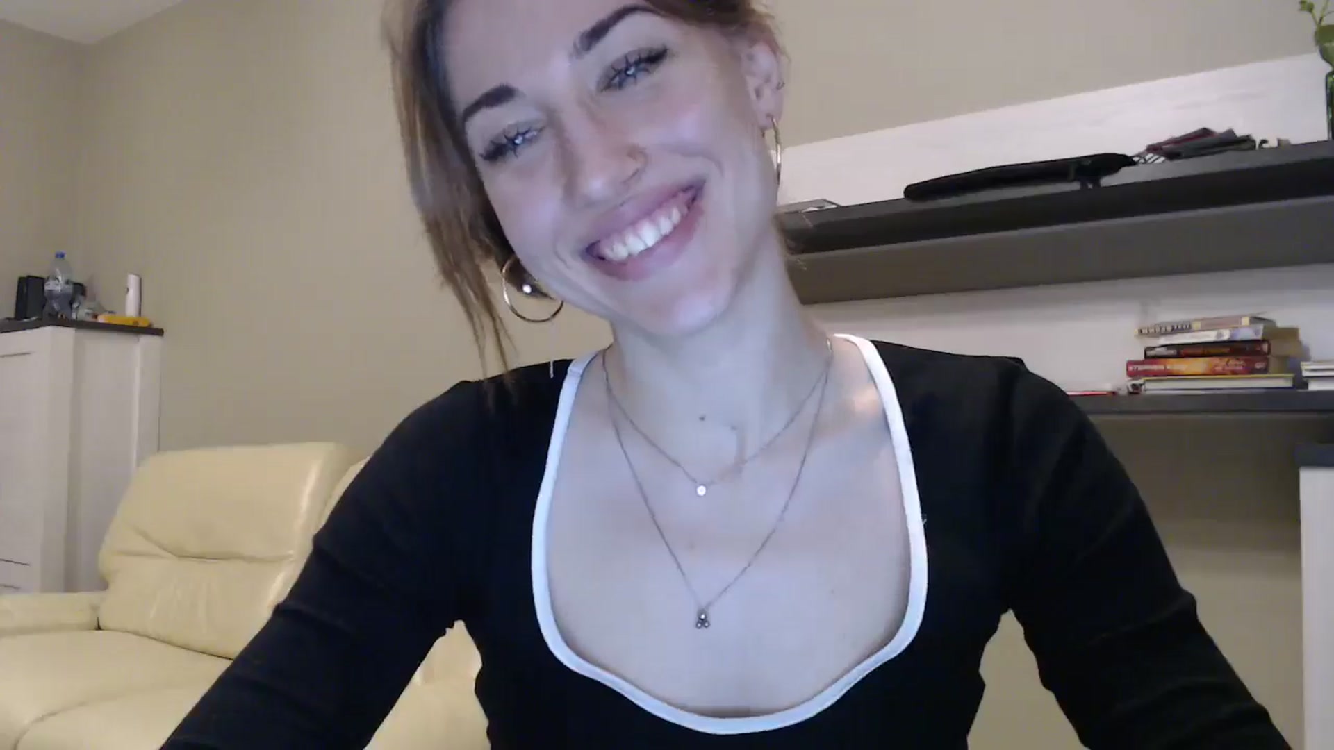 Gallery image thumbnail from GalaxyAnisia's myfreecams stream on, 12/03/2024, 18:36 image 20 of 20