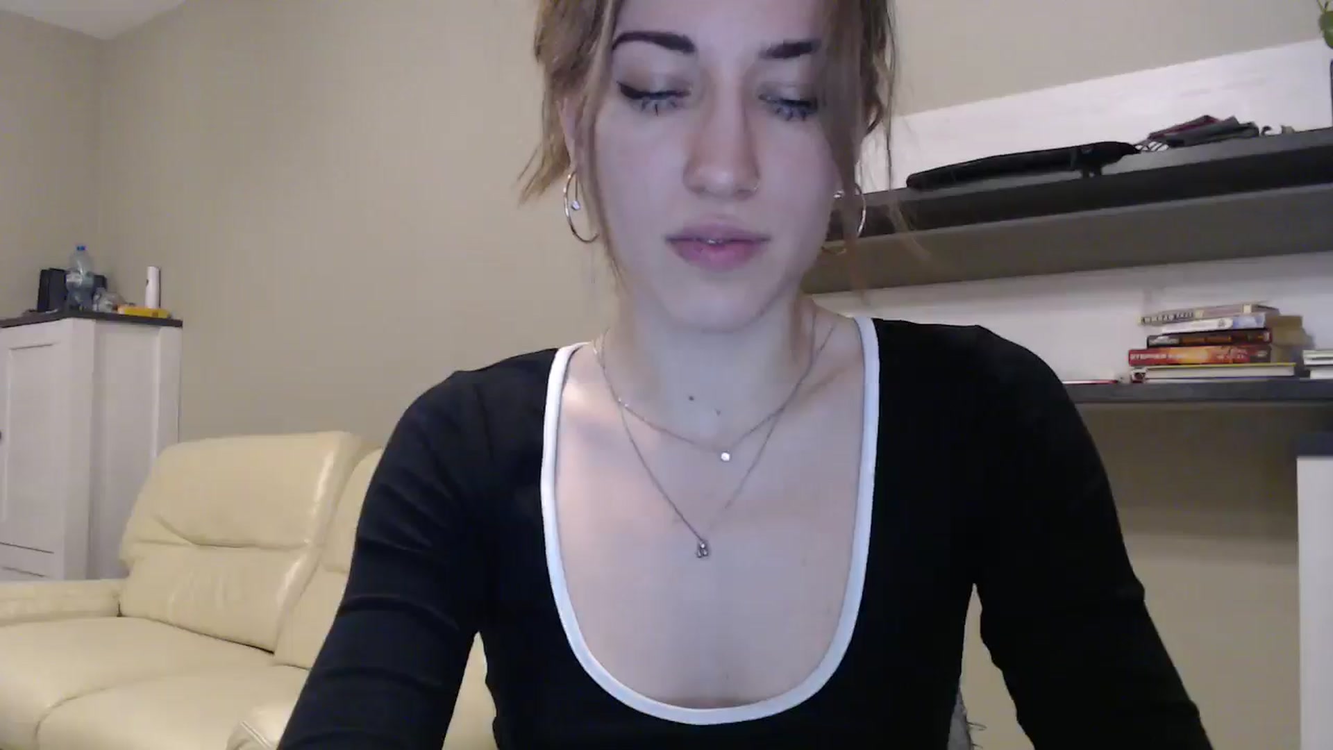 Gallery image thumbnail from GalaxyAnisia's myfreecams stream on, 12/03/2024, 18:36 image 4 of 20