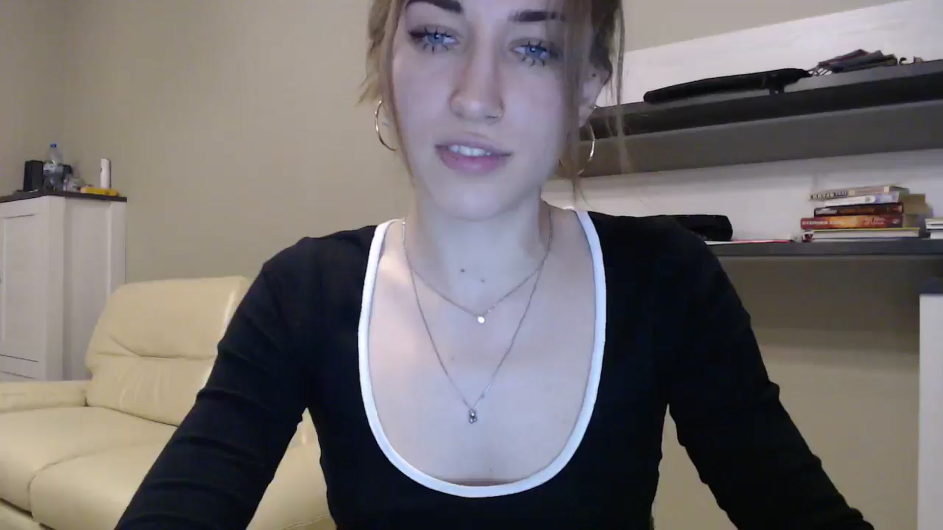 Gallery image thumbnail from GalaxyAnisia's myfreecams stream on, 12/03/2024, 18:36 image 6 of 20