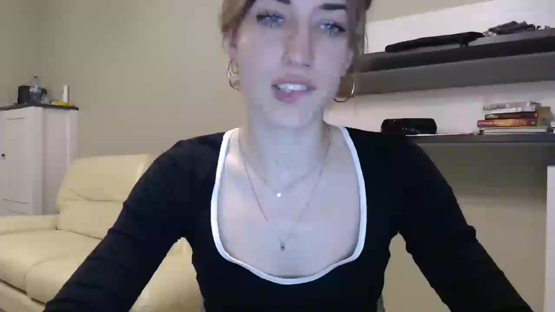 Gallery image thumbnail from GalaxyAnisia's myfreecams stream on, 12/03/2024, 18:36 image 14 of 20
