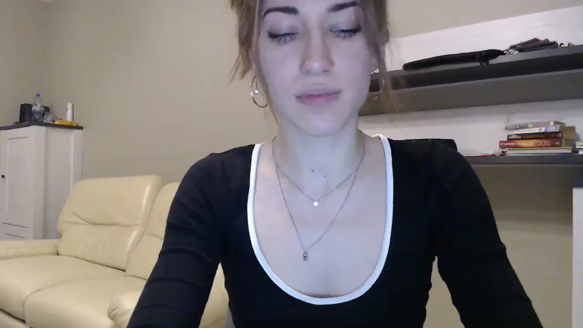 Gallery image thumbnail from GalaxyAnisia's myfreecams stream on, 12/03/2024, 18:36 image 10 of 20