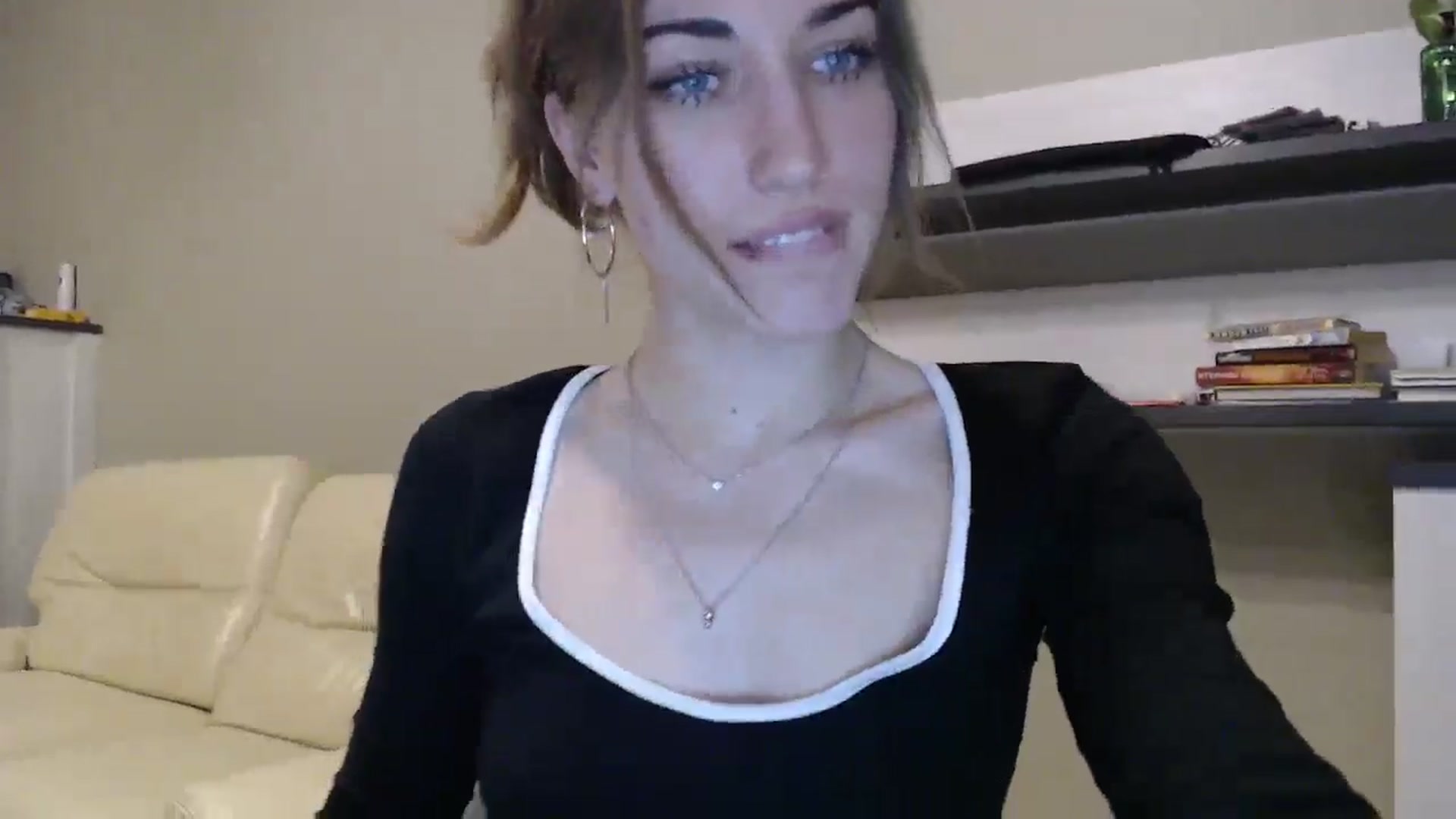 Gallery image thumbnail from GalaxyAnisia's myfreecams stream on, 12/03/2024, 18:36 image 15 of 20