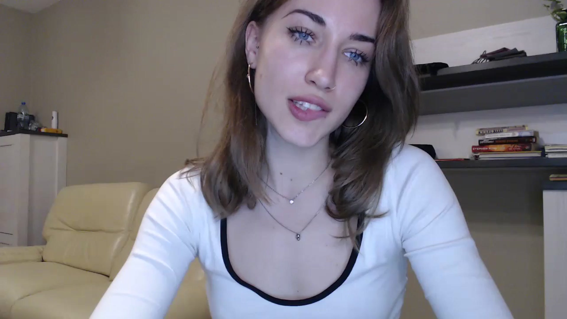 Gallery image thumbnail from GalaxyAnisia's myfreecams stream on, 12/04/2024, 21:42 image 19 of 20