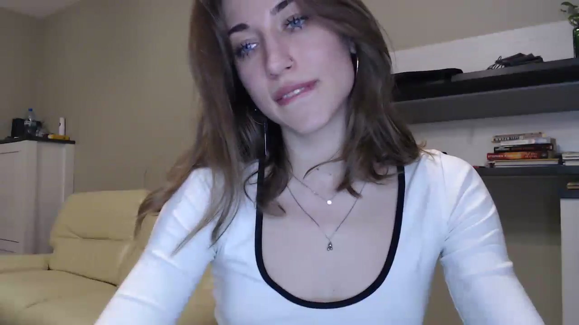 Gallery image thumbnail from GalaxyAnisia's myfreecams stream on, 12/04/2024, 21:42 image 6 of 20
