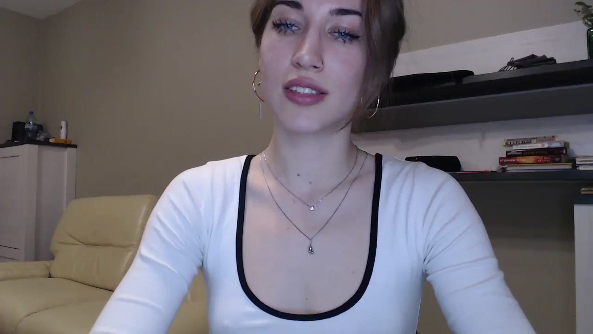 Gallery image thumbnail from GalaxyAnisia's myfreecams stream on, 12/04/2024, 21:42 image 4 of 20