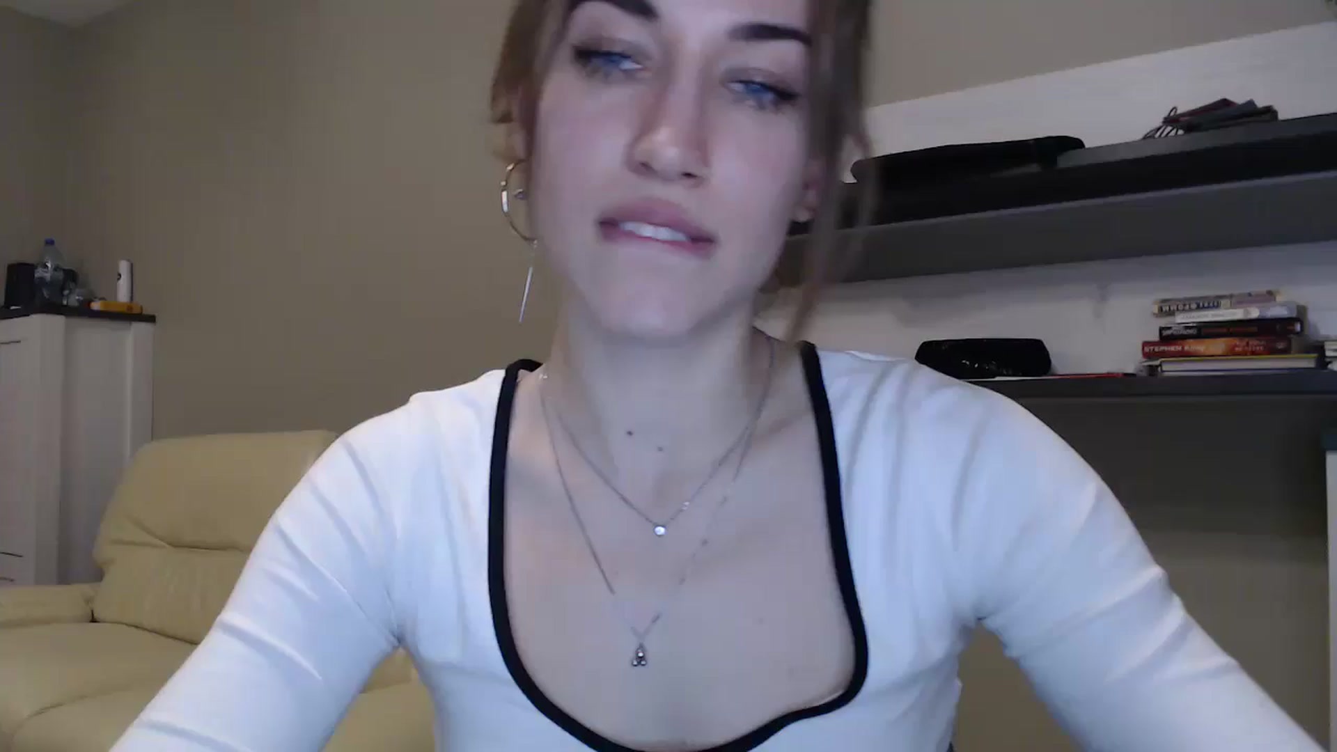 Gallery image thumbnail from GalaxyAnisia's myfreecams stream on, 12/04/2024, 22:26 image 1 of 20