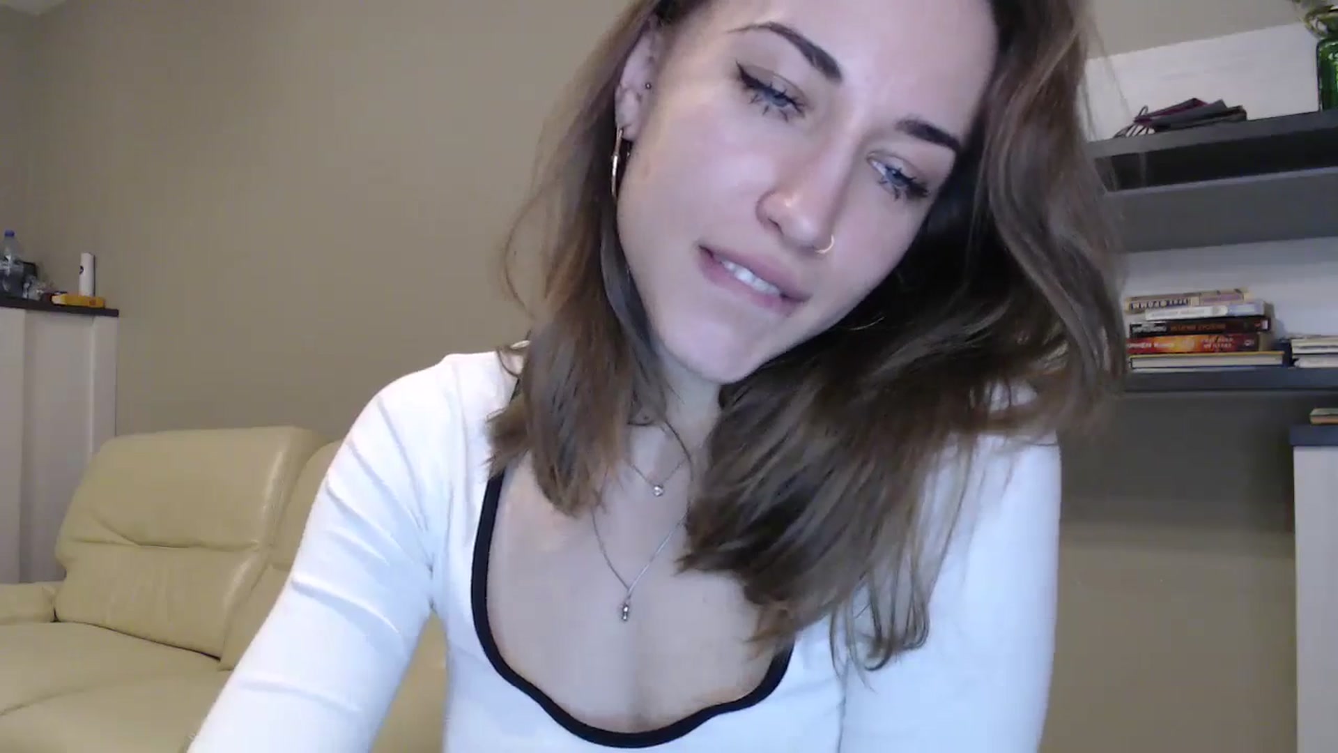 Gallery image thumbnail from GalaxyAnisia's myfreecams stream on, 12/04/2024, 22:26 image 17 of 20