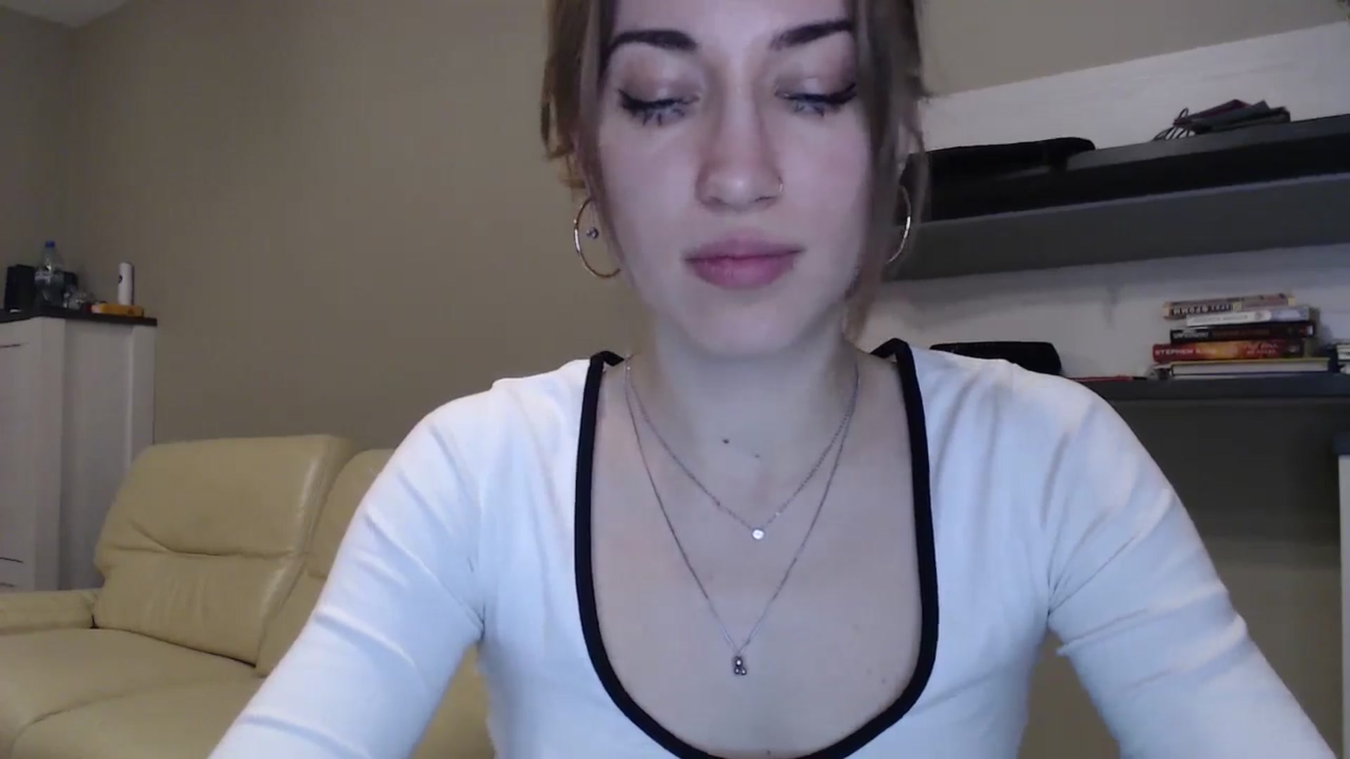 Gallery image thumbnail from GalaxyAnisia's myfreecams stream on, 12/04/2024, 22:26 image 4 of 20