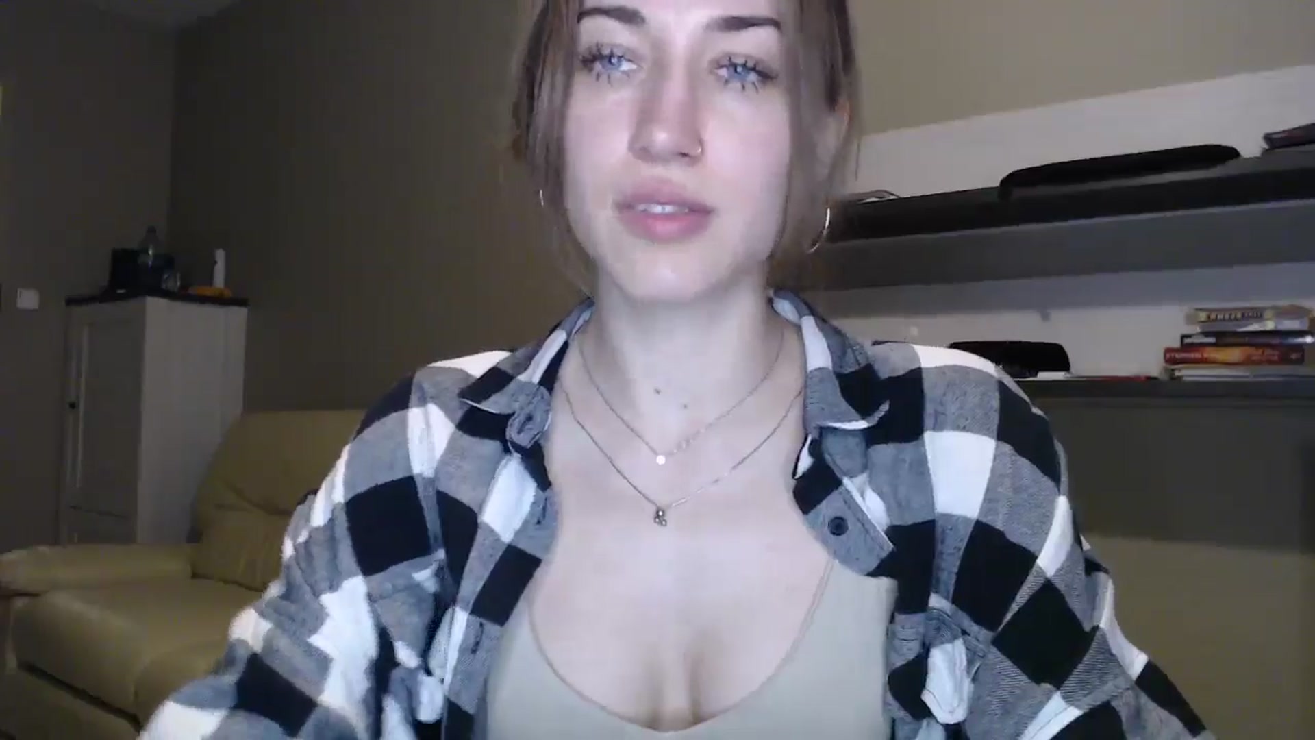 Gallery image thumbnail from GalaxyAnisia's myfreecams stream on, 12/09/2024, 22:36 image 4 of 20